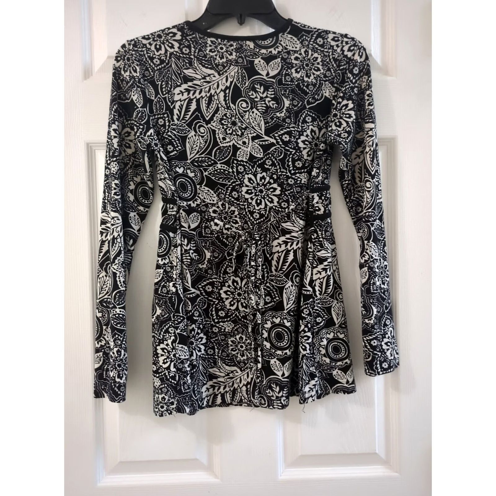 MOTHER Tomorrow Mother Womans Blouse XS Maternity Top V Neck Long Sleeve Paisley Black White Empire Waist Stretch Shirts Size XS / US 0-2 / IT 36-38 - 4 Thumbnail