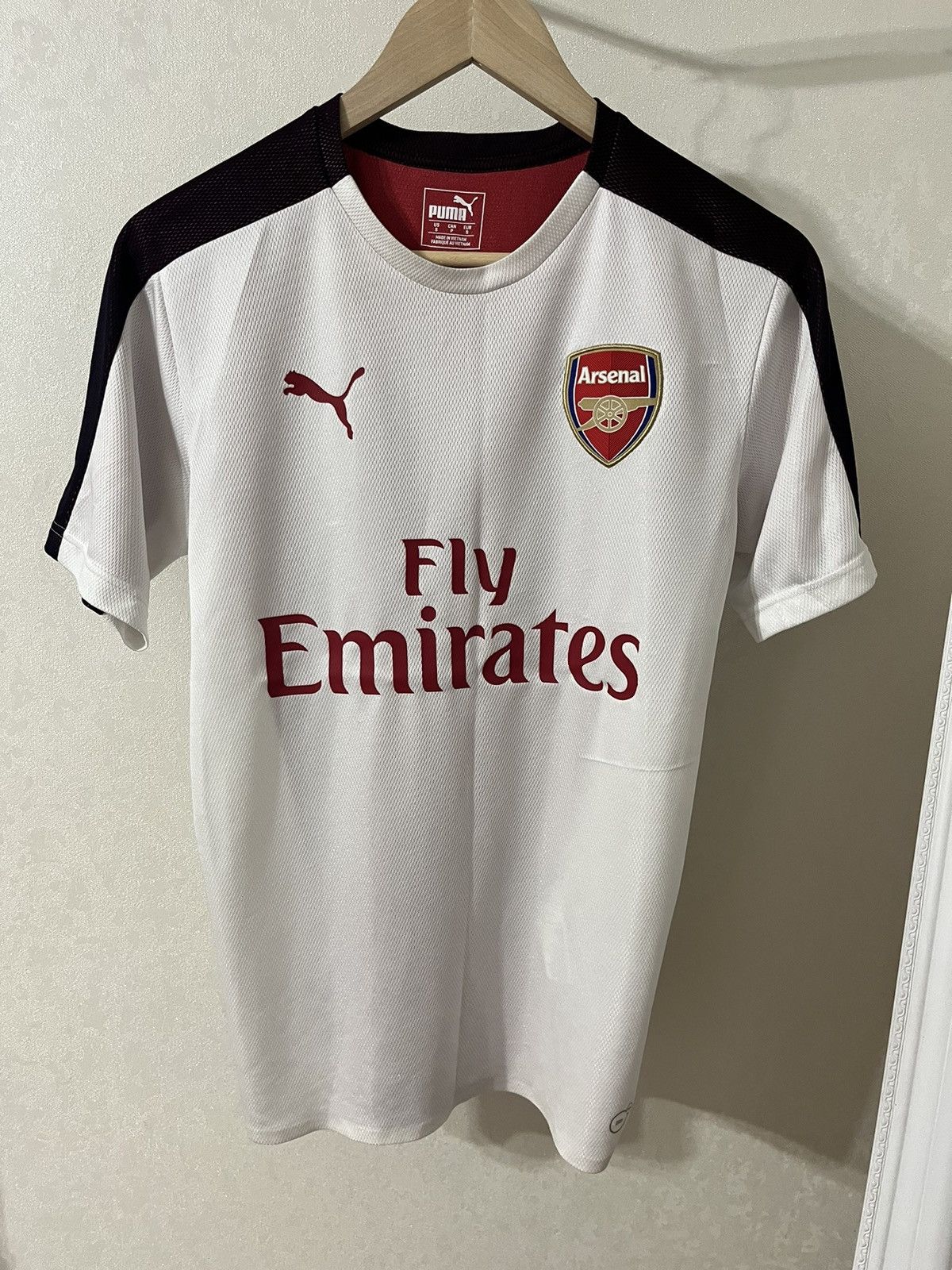 Other Puma Arsenal 17/18 Away Jersey Size US S / EU 44-46 / 1 - 1 Thumbnail