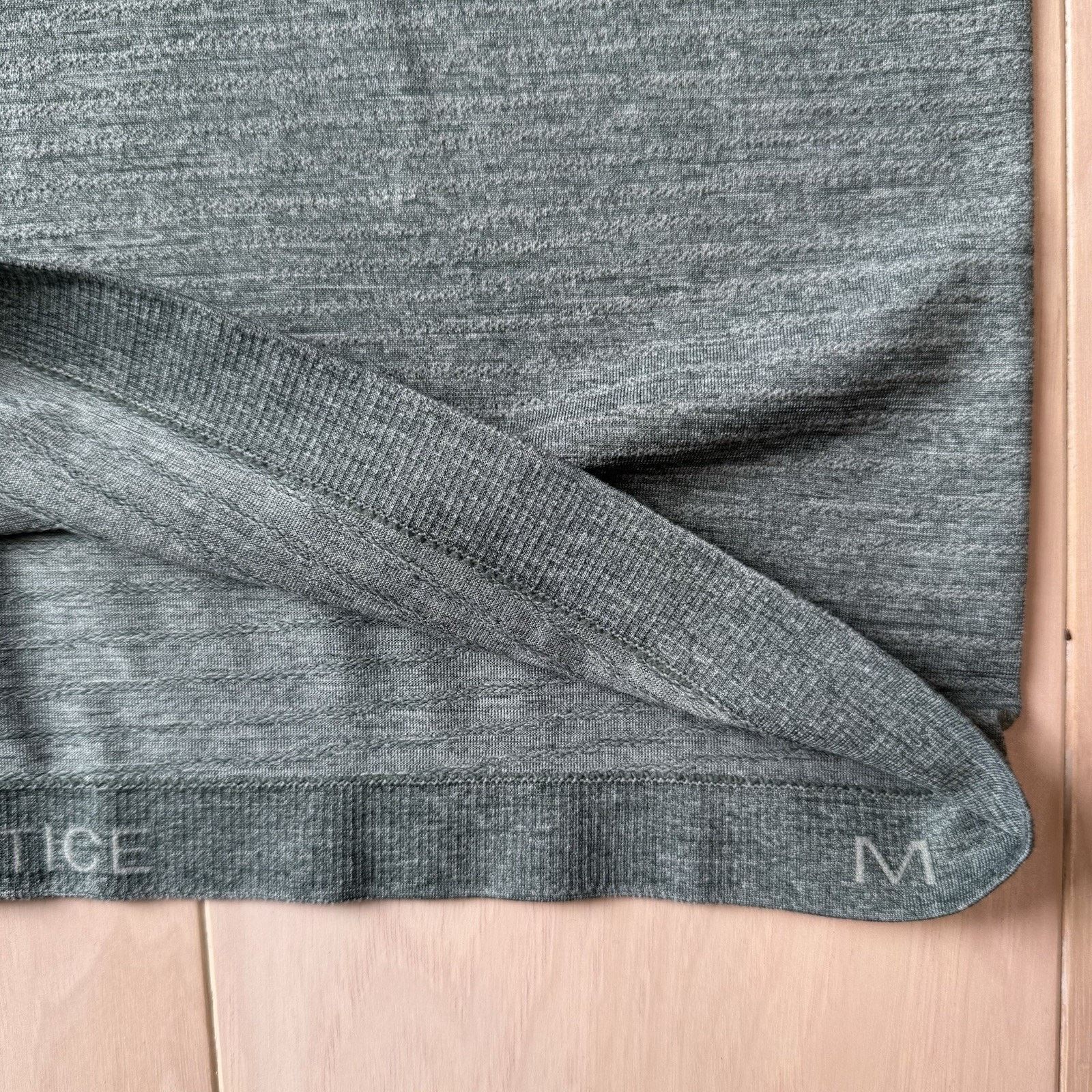 Lululemon Lululemon Metal Vent Tech 1/2 Zip Pullover M Green Utility Size US M / EU 48-50 / 2 - 5 Thumbnail