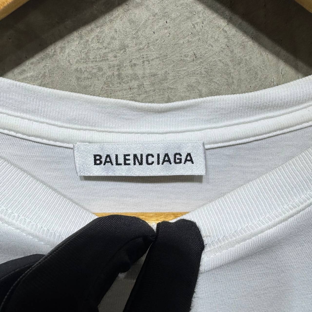 Balenciaga Balenciaga Small logo copy right logo tee Size US L / EU 52-54 / 3 - 4 Thumbnail