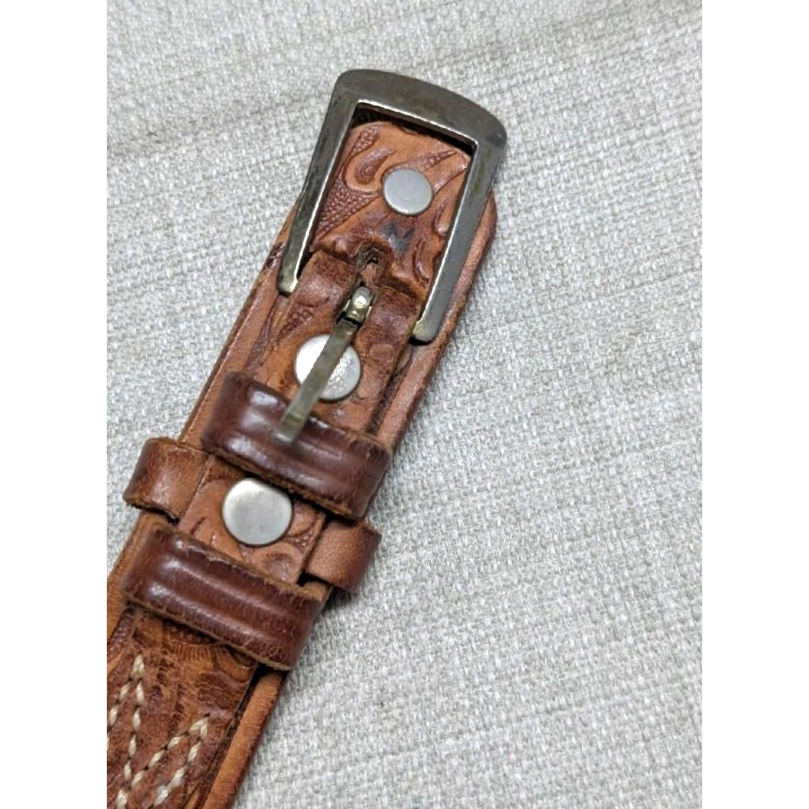 Vintage VINTAGE Looper belt Western Ranger belt 34 brown floral buckle cowhide leather Men Sized 34 Brown Floral Western Ranger belt Size 34 - 7 Thumbnail
