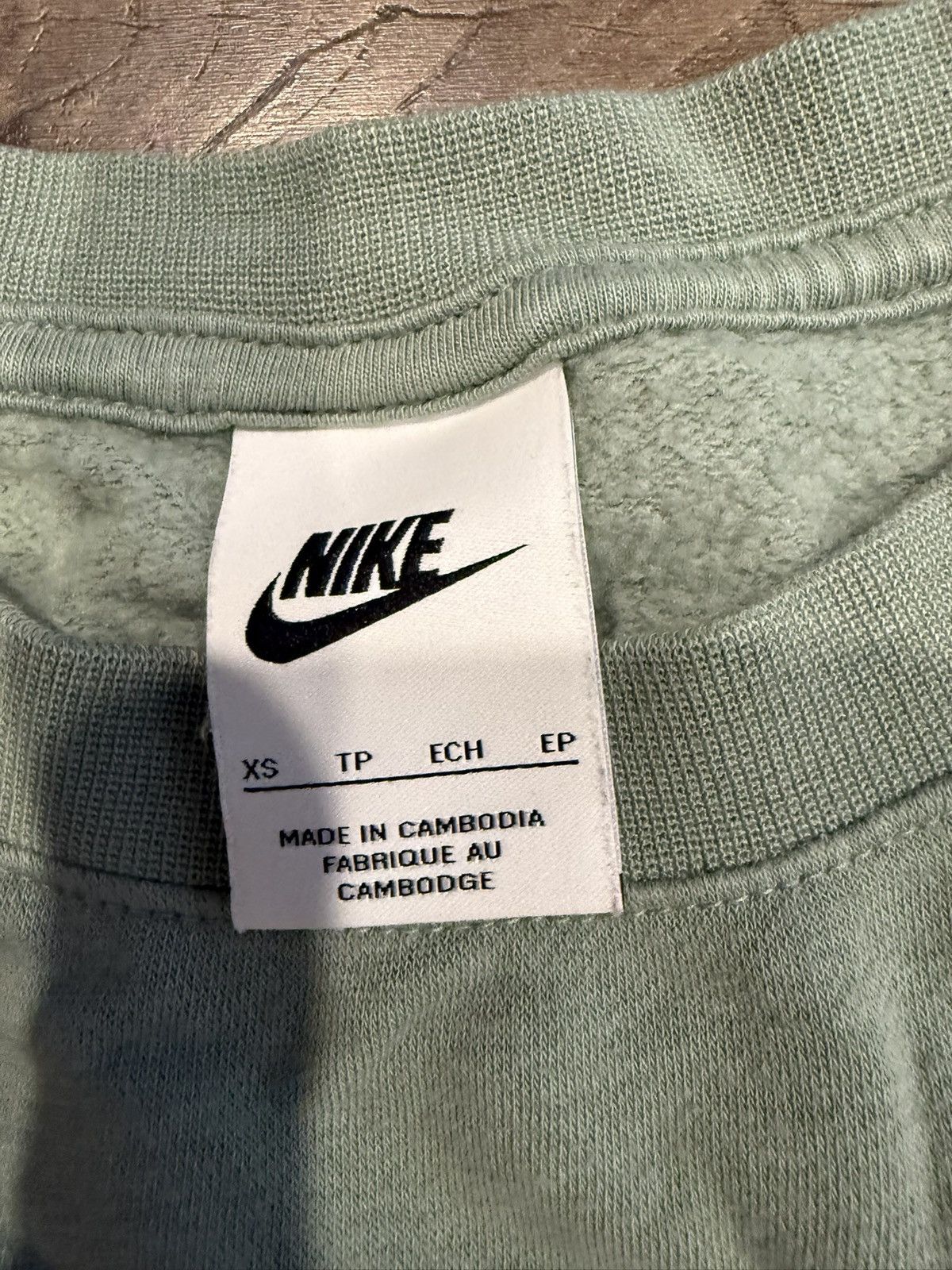 Nike Nike Green Cropped New Icon Clash Sweatshirt Sz XS Size XS / US 0-2 / IT 36-38 - 3 Thumbnail