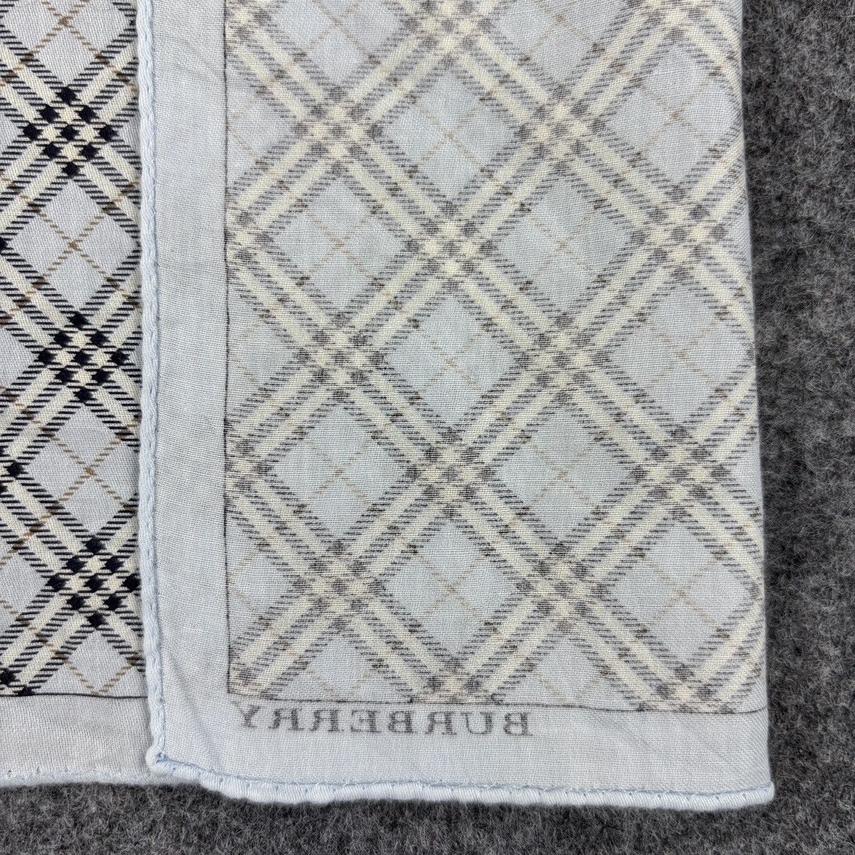 Burberry × Vintage Handkerchief # E005 # Bandana # Neckerchief Size ONE SIZE - 3 Thumbnail