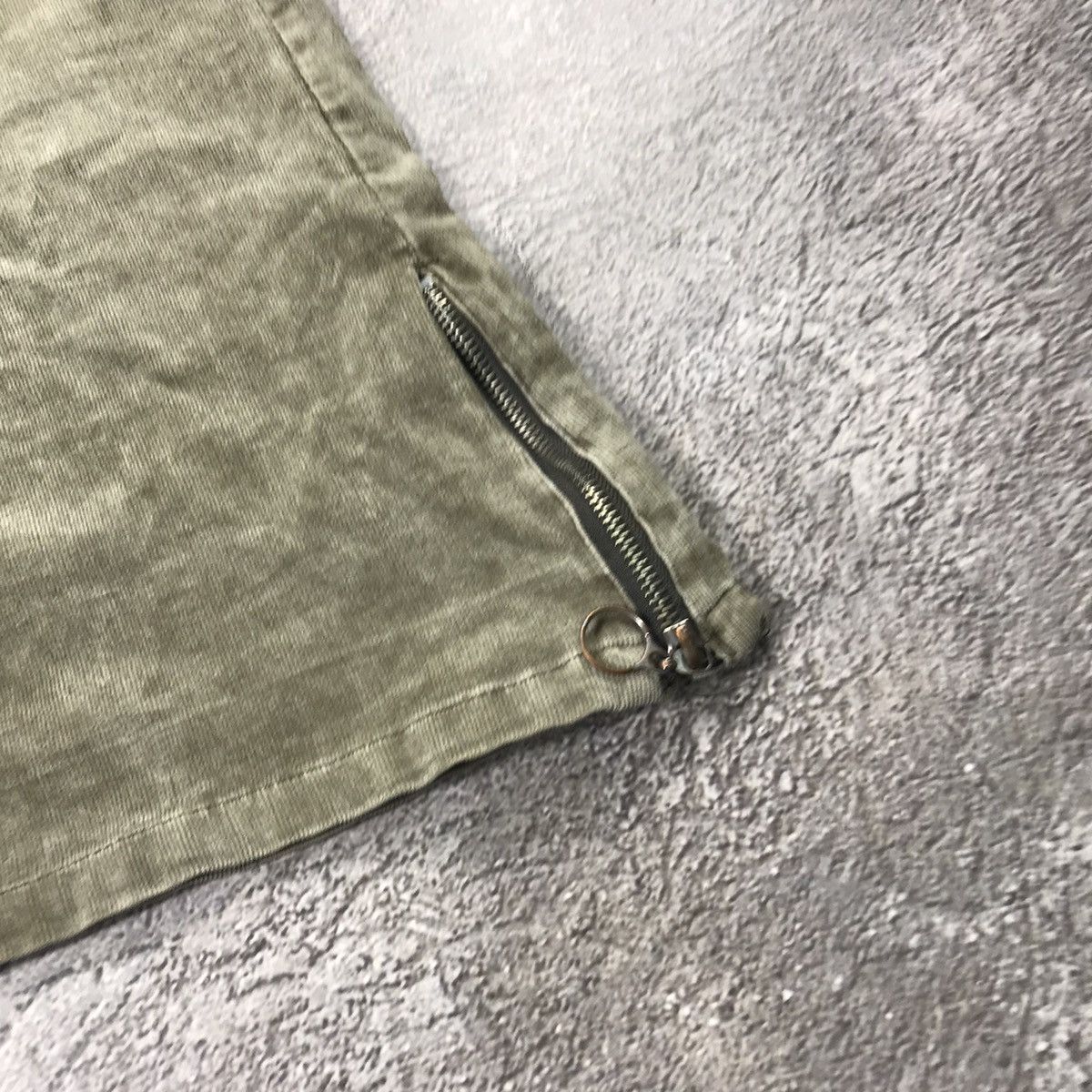Vintage Vintage 90s Baggy Cargo Pants Faded Khaki Workwear Logo 28 Size 28" / US 6 / IT 42 - 3 Thumbnail