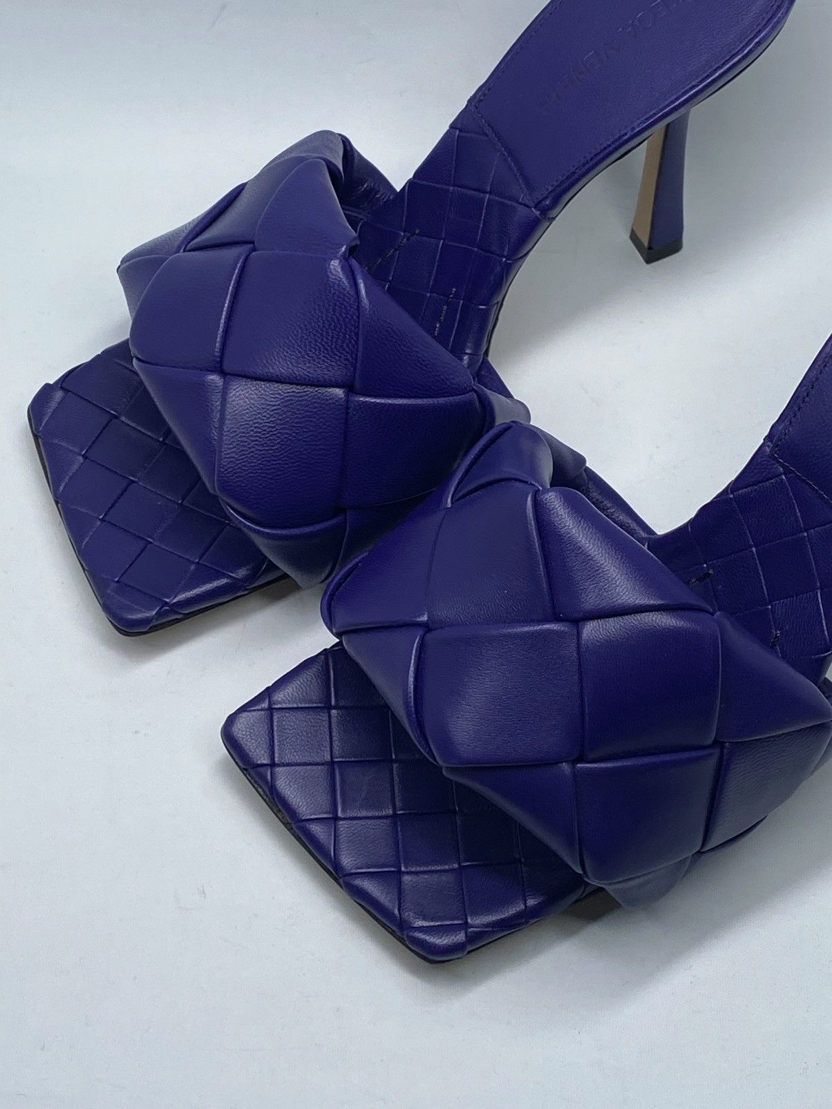 Bottega Veneta Bottega Veneta Intrecciato Lido Heeled Sandals size 37 Size US 7 / IT 37 - 7 Thumbnail