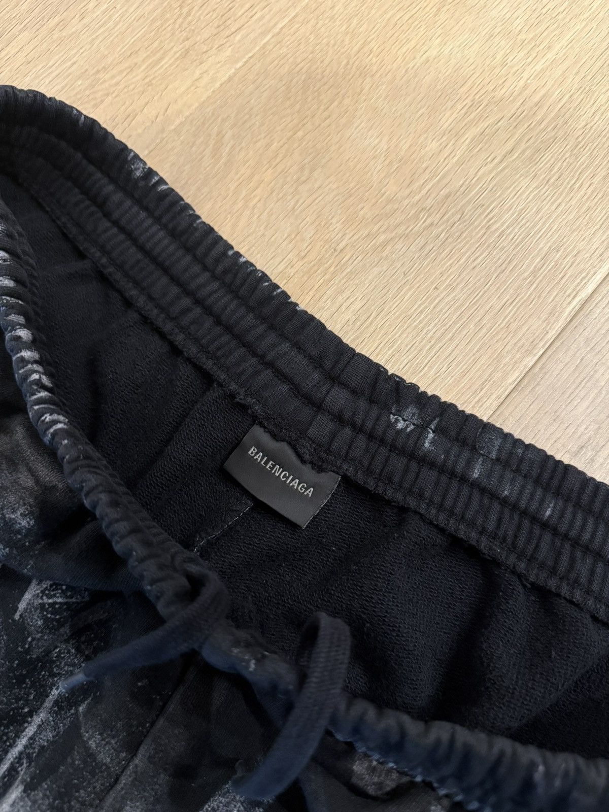 Balenciaga Balenciaga Black Skater Graffiti Sweatpants Size US 32 / EU 48 - 4 Thumbnail