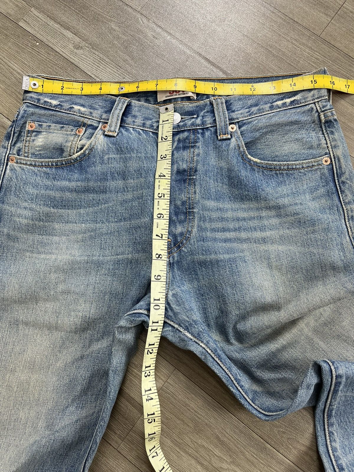 Levi's Vintage Clothing 🇮🇩1990s Vintage Levis 501 30x32 Distressed Light Blue Jeans Size US 30 / EU 46 - 24 Thumbnail
