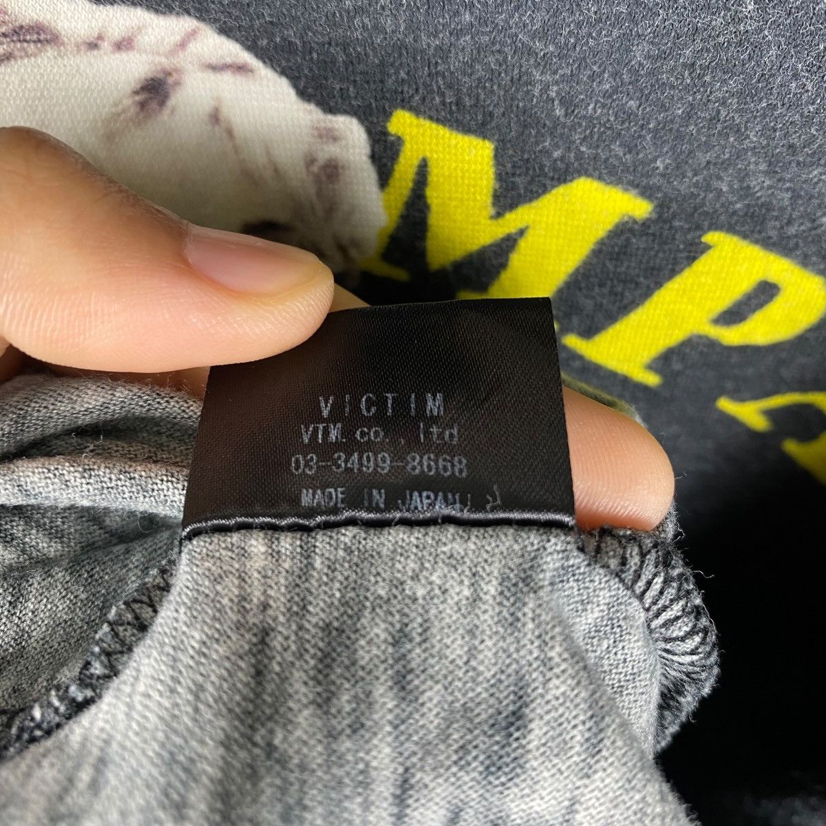 Japanese Brand VICTIM COMPANY Rough Is Beautiful Modelling Graphic Tee Size US M / EU 48-50 / 2 - 8 Thumbnail