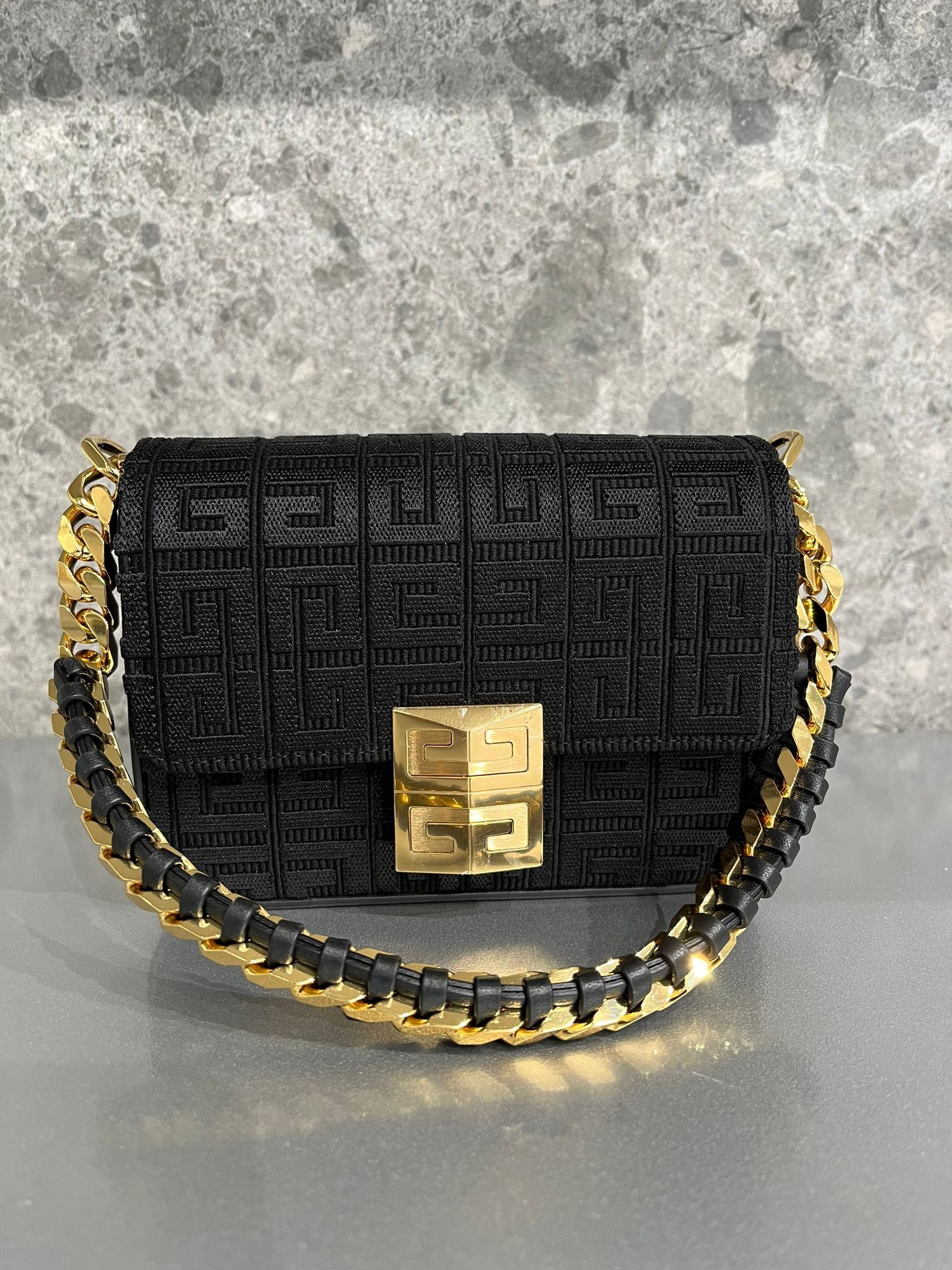 Givenchy oc11z0725 Size: OS / 4G Small Chain Bag in Black Size ONE SIZE - 1 Thumbnail