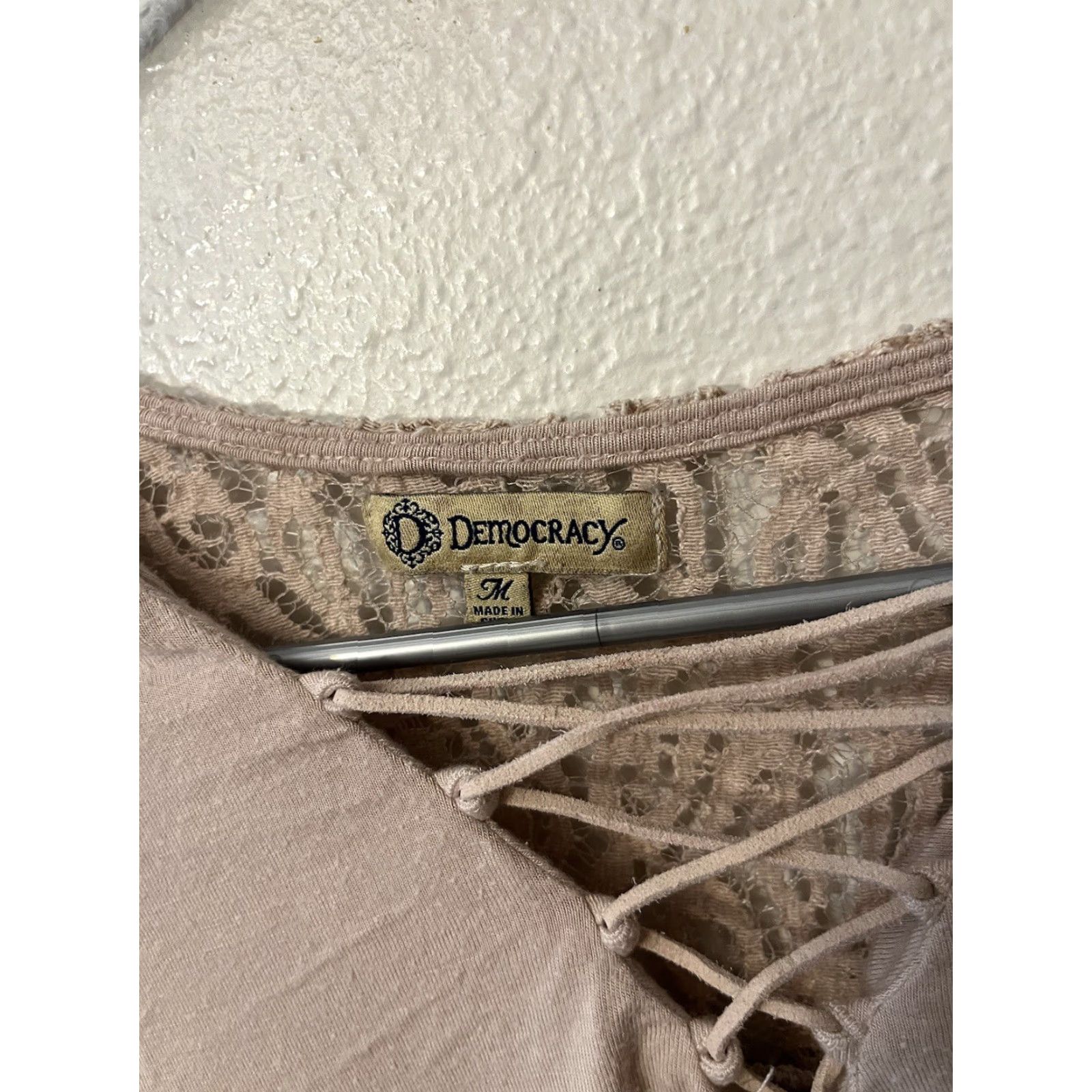 Vintage Democracy Blouse Long Sleeve Lace Trim Stretch Pink M Womens Size M / US 6-8 / IT 42-44 - 2 Thumbnail