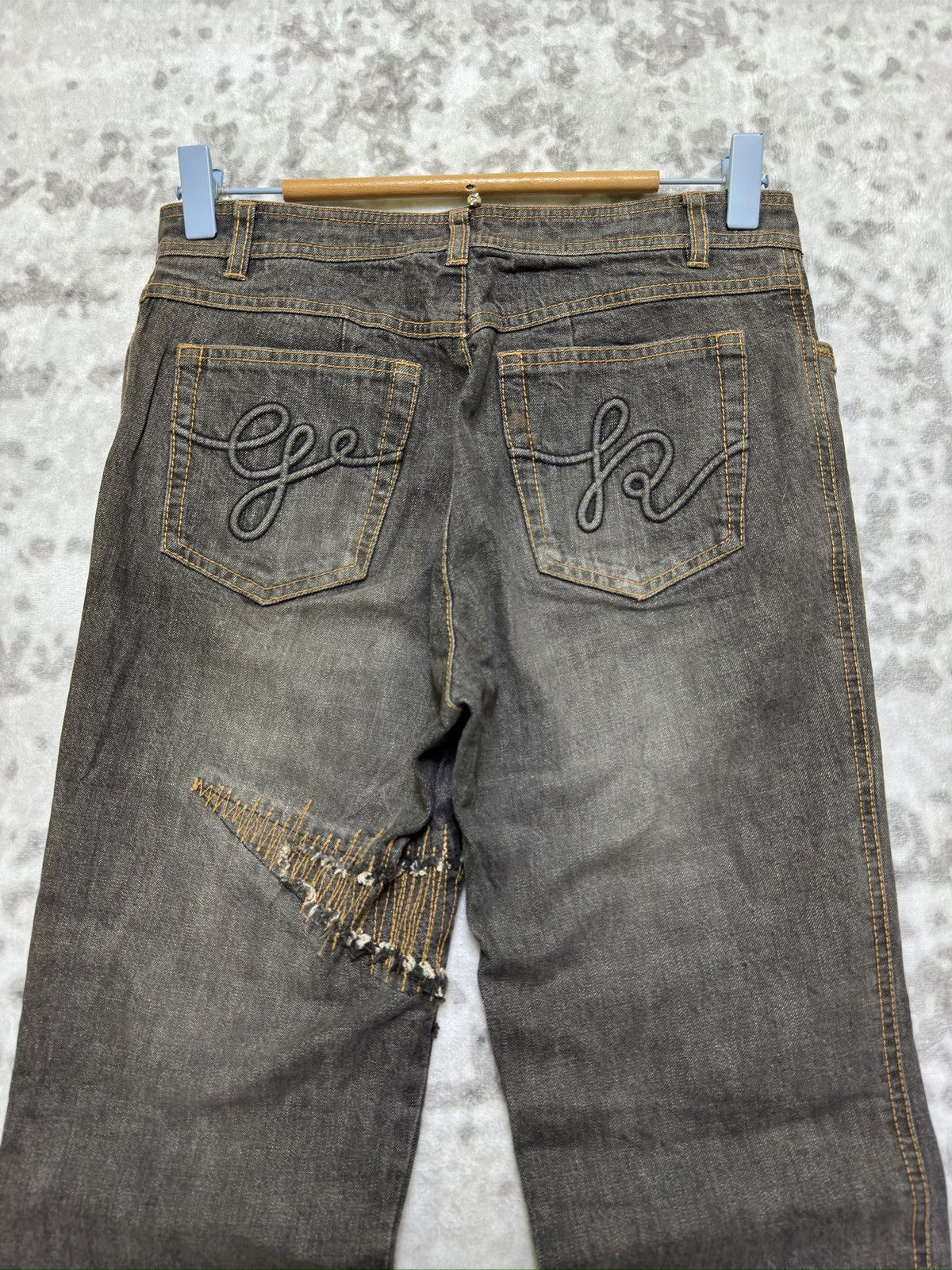 Japanese Brand Y2K Flared Unisex Jeans Gray 5-Pocket Gold Zigzag Stitch Size 26" / US 2 / IT 38 - 9 Thumbnail