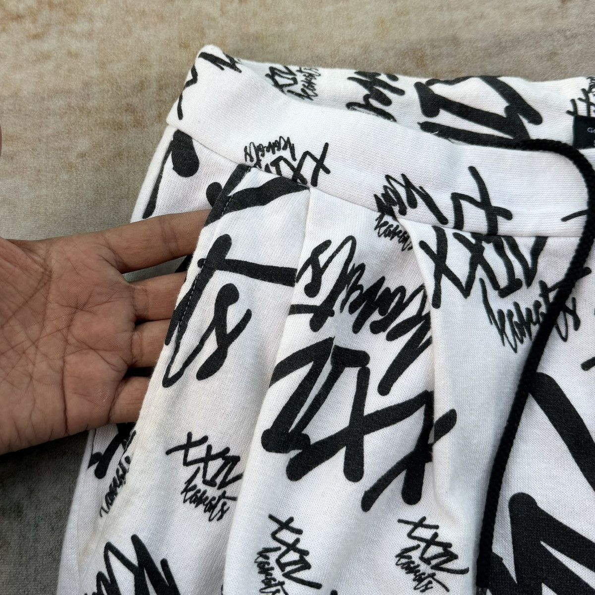 Japanese Brand 24 Karats Hoodie Set White Tribal Streetwear Shorts Set Size US L / EU 52-54 / 3 - 10 Thumbnail
