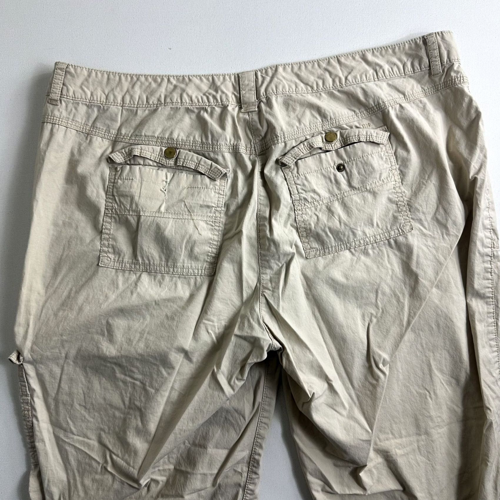 Tommy Hilfiger TOMMY HILFIGER Cargo Pants Women Size 18 Straight Beige Cargo Pants Women Size 18 Men? Size 40" / US 18 - 5 Thumbnail