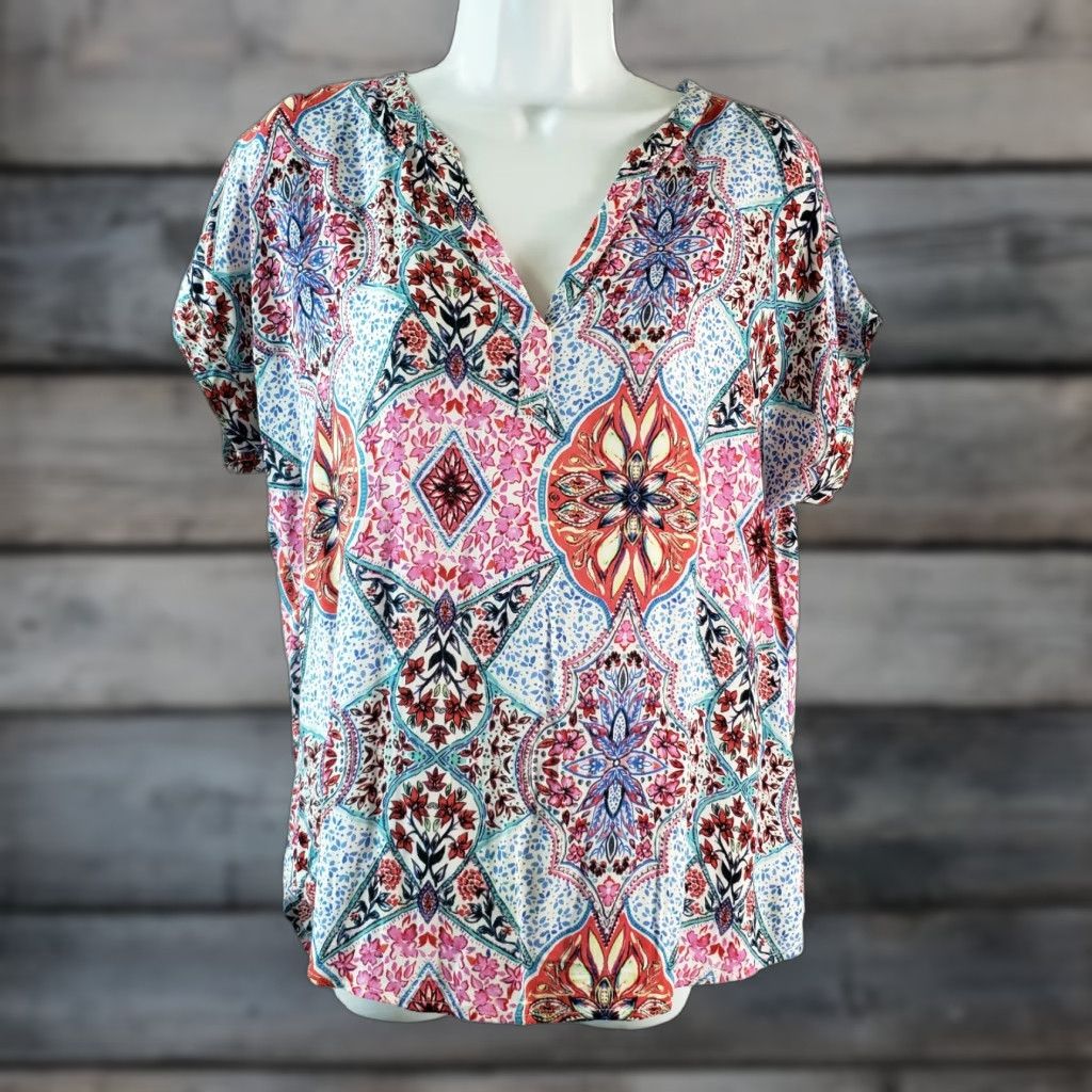 Gap Gap Womens Printed Top Sz Small Blue Pink Short Sleeve Rayon Blouse V-Neck Pullover Modern Basic Shirts Womens 90s? Size S / US 4 / IT 40 - 1 Thumbnail