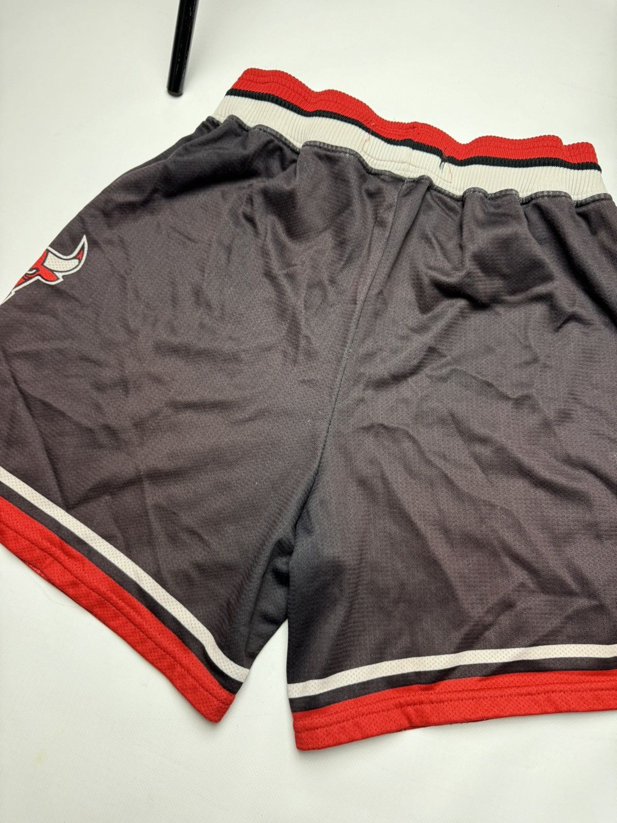 Champion × NBA × Vintage Rare vintage Chicago bulls NBA champion shorts Size US 32 / EU 48 - 8 Thumbnail
