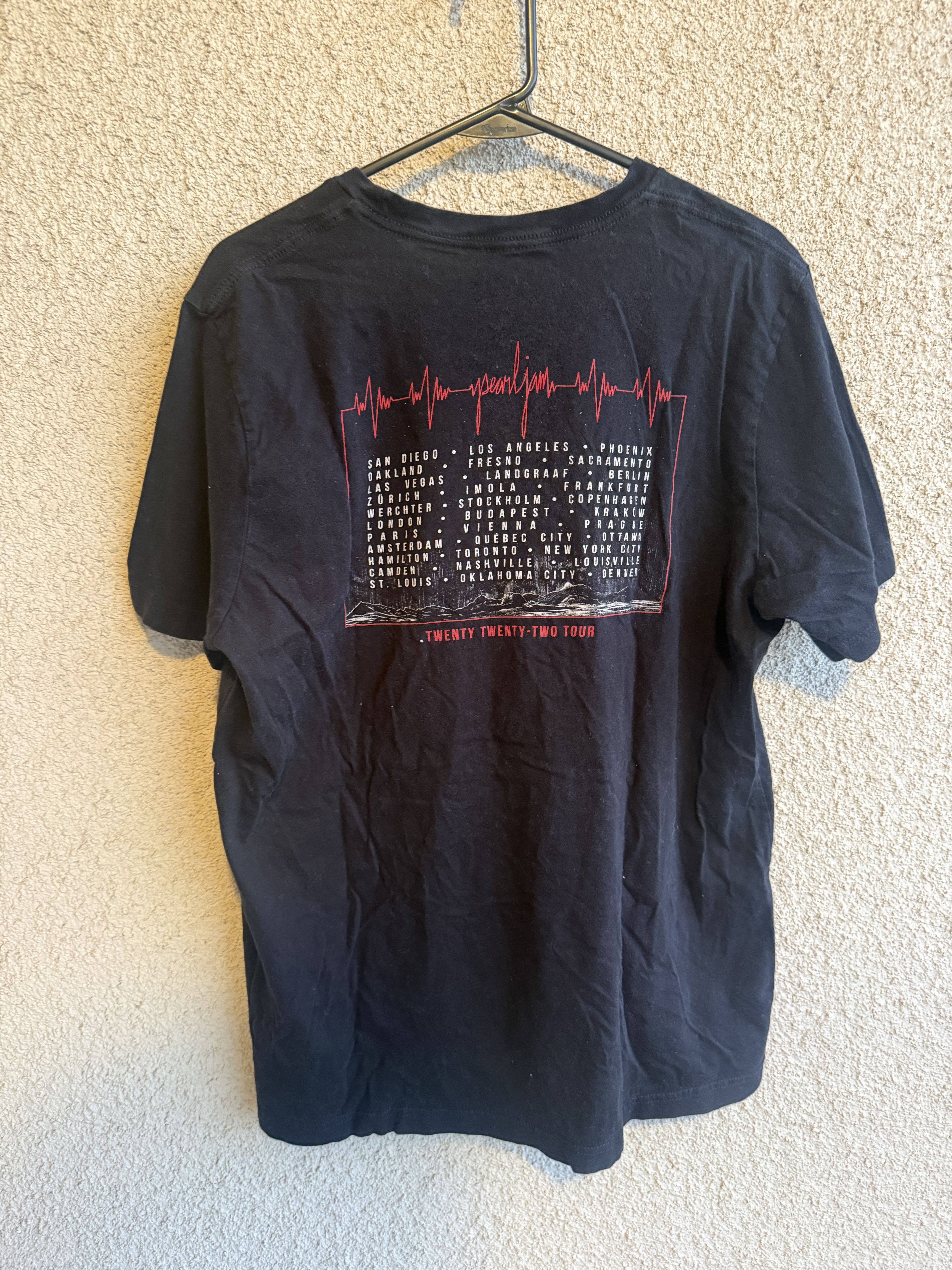 Other 2022 Pearl Jam “Twenty Twenty-Two Tour” Tee — Clean Size US L / EU 52-54 / 3 - 3 Thumbnail