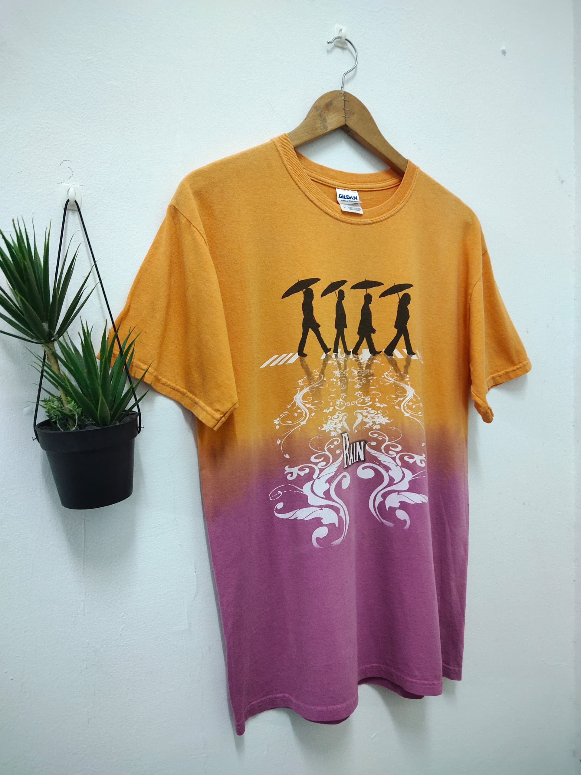 Band Tees Vintage The Beatles RAIN tie dye t shirt rare Size US M / EU 48-50 / 2 - 3 Thumbnail