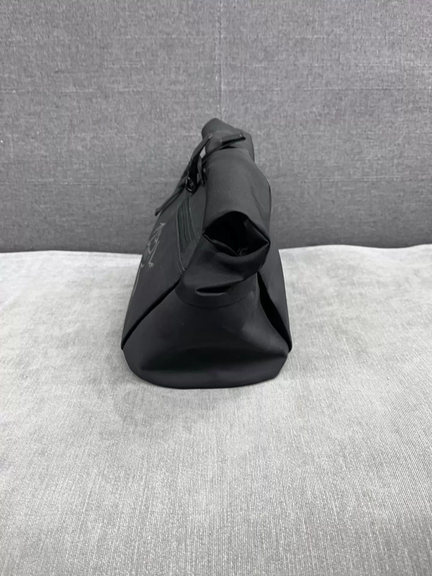 Arc'teryx Arcteryx Waterproof Minimalist Nylon Handbag Large Size ONE SIZE - 4 Thumbnail