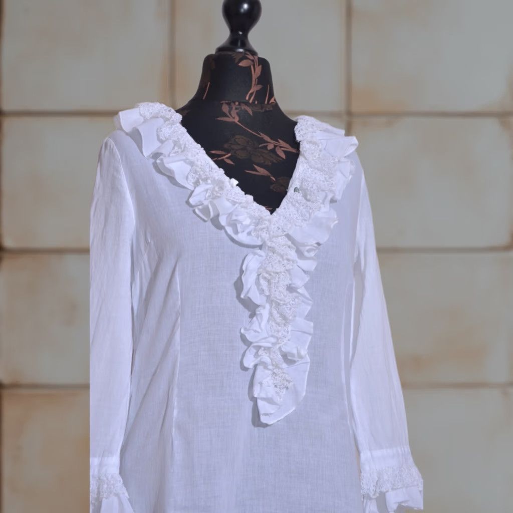 Vintage Elisa Cavaletti Blouse Shirt Women White Cotton Lace Tunic Ruffle Boho Size S Size S / US 4 / IT 40 - 1 Thumbnail