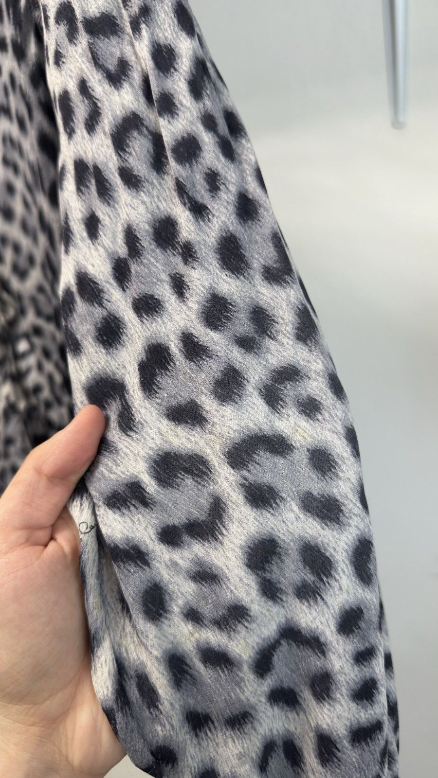 Roberto Cavalli Roberto Cavalli Vintage Silk Blue Animal Print Blouse Size M / US 6-8 / IT 42-44 - 8 Thumbnail