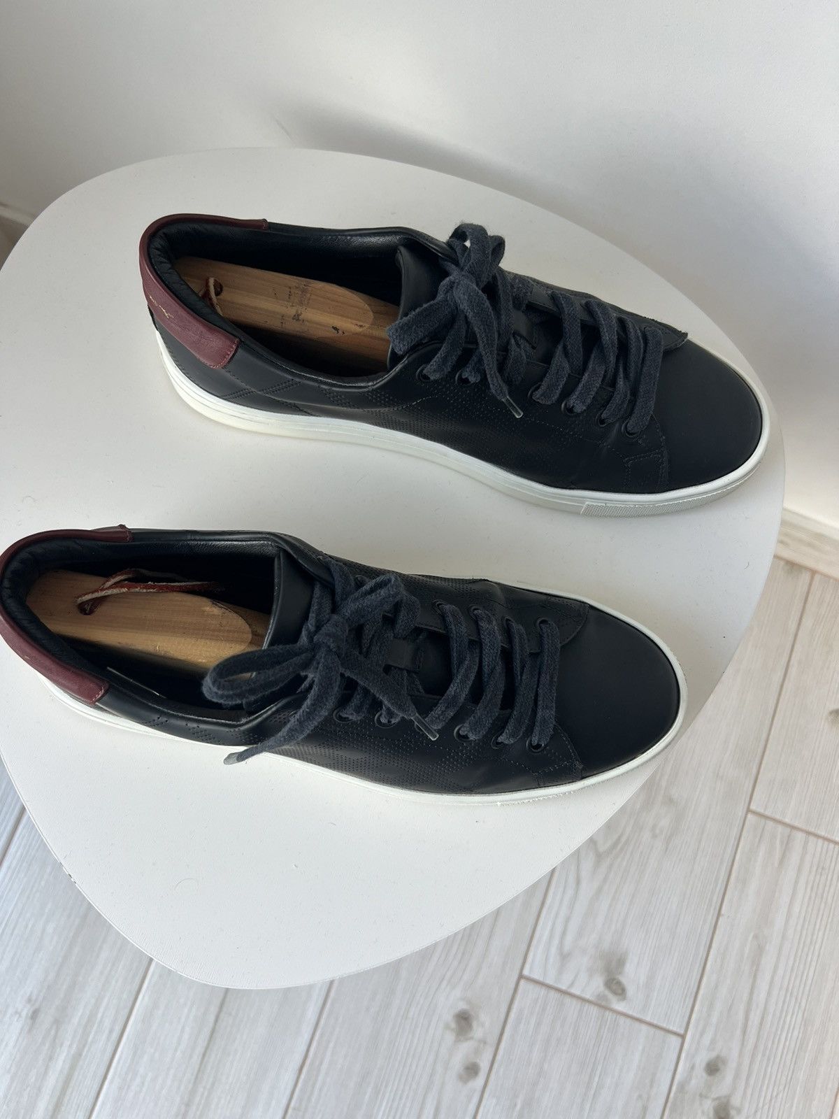 Burberry Burberry Black Leather Low Top Sneakers Size 40 Luxury Size US 7 / EU 40 - 3 Thumbnail