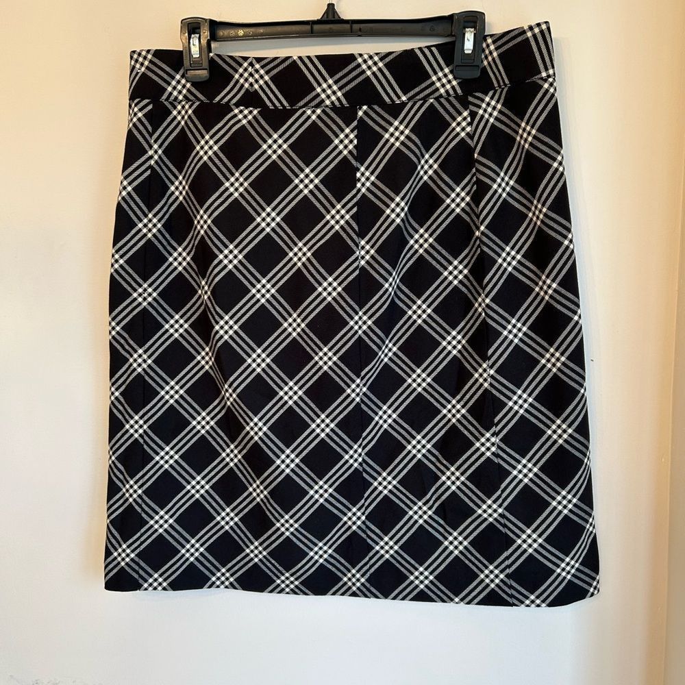 Tommy Hilfiger Tommy Hilfiger plaid Y2K Mini Skirt. Size 10. Used. Black an Size 32" / US 10 / IT 46 - 3 Thumbnail