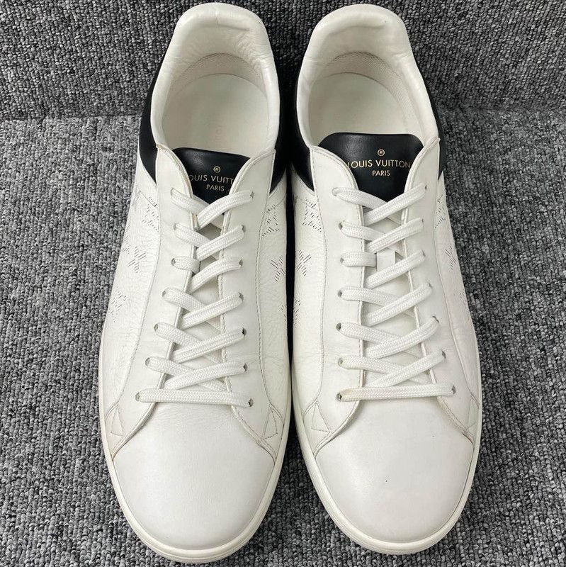 Louis Vuitton Louis Vuitton Black and White Sneaker - Size US 10.5 / EU 43-44 - 2 Thumbnail