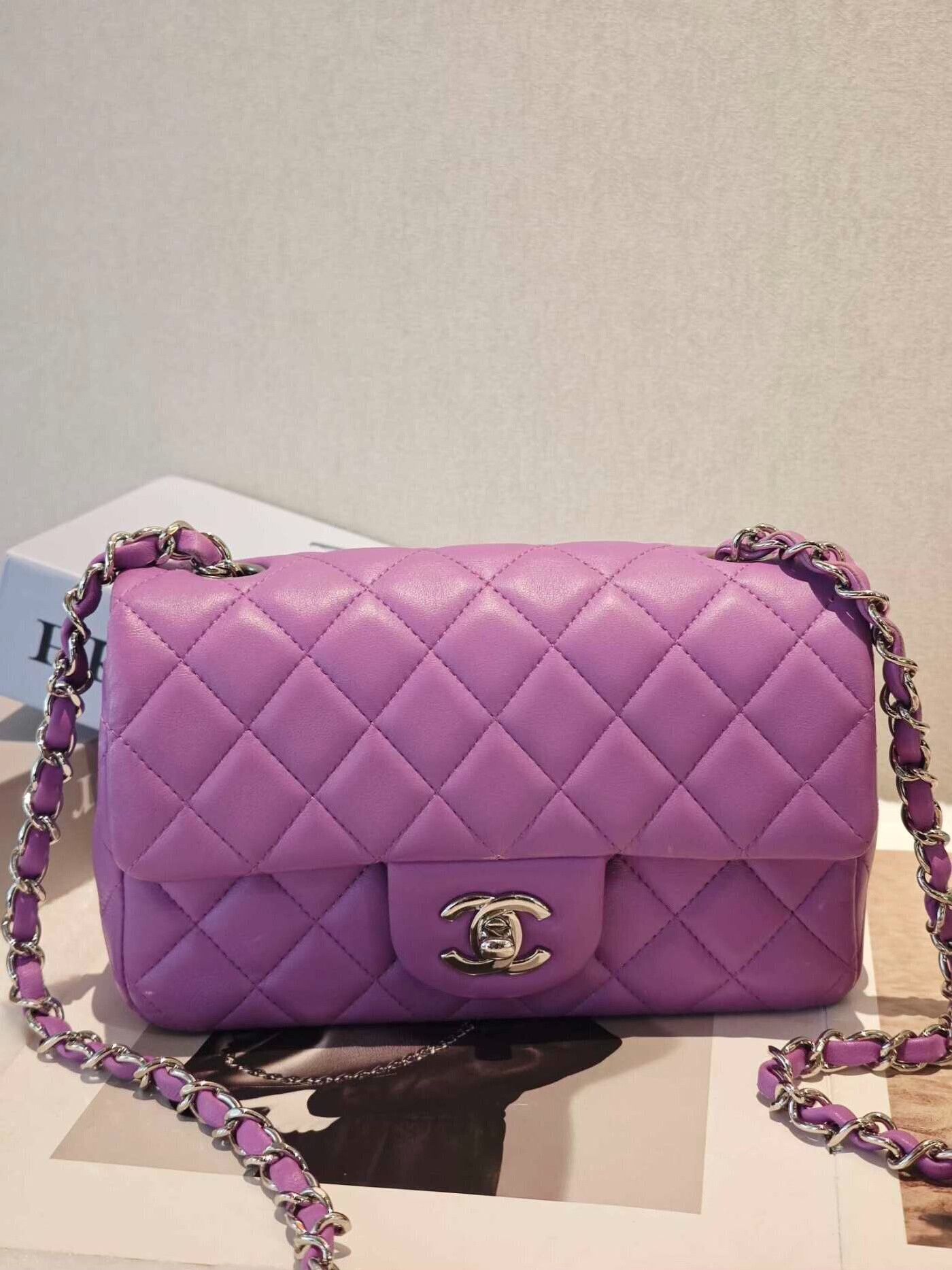 Chanel Pre-loved Bag Very good condition Size ONE SIZE - 1 Thumbnail