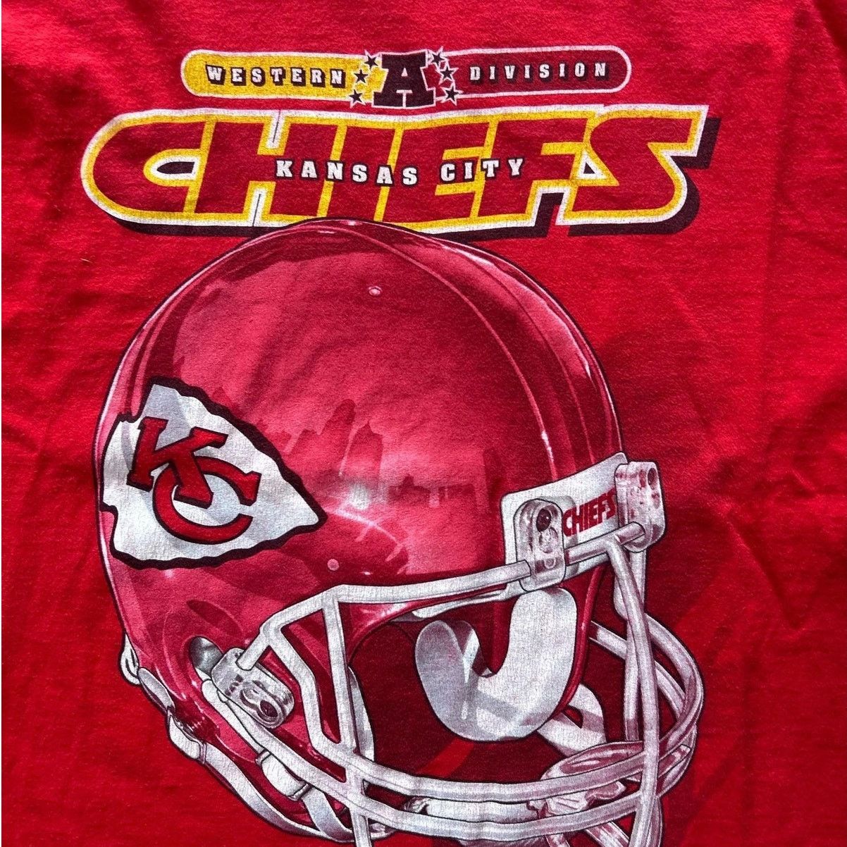 Pro Player Vintage Kansas City Chiefs Pro Player Red Helmet T Shirt -L Size US L / EU 52-54 / 3 - 2 Thumbnail