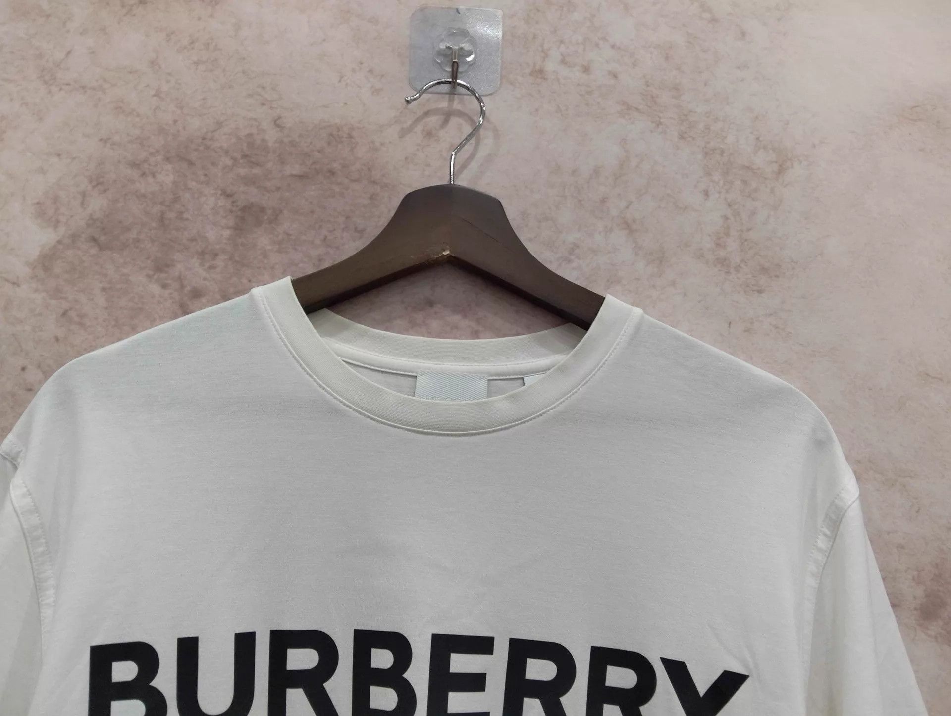 Burberry Burberry Logo White Short-Sleeve T-Shirt S Size US S / EU 44-46 / 1 - 4 Thumbnail