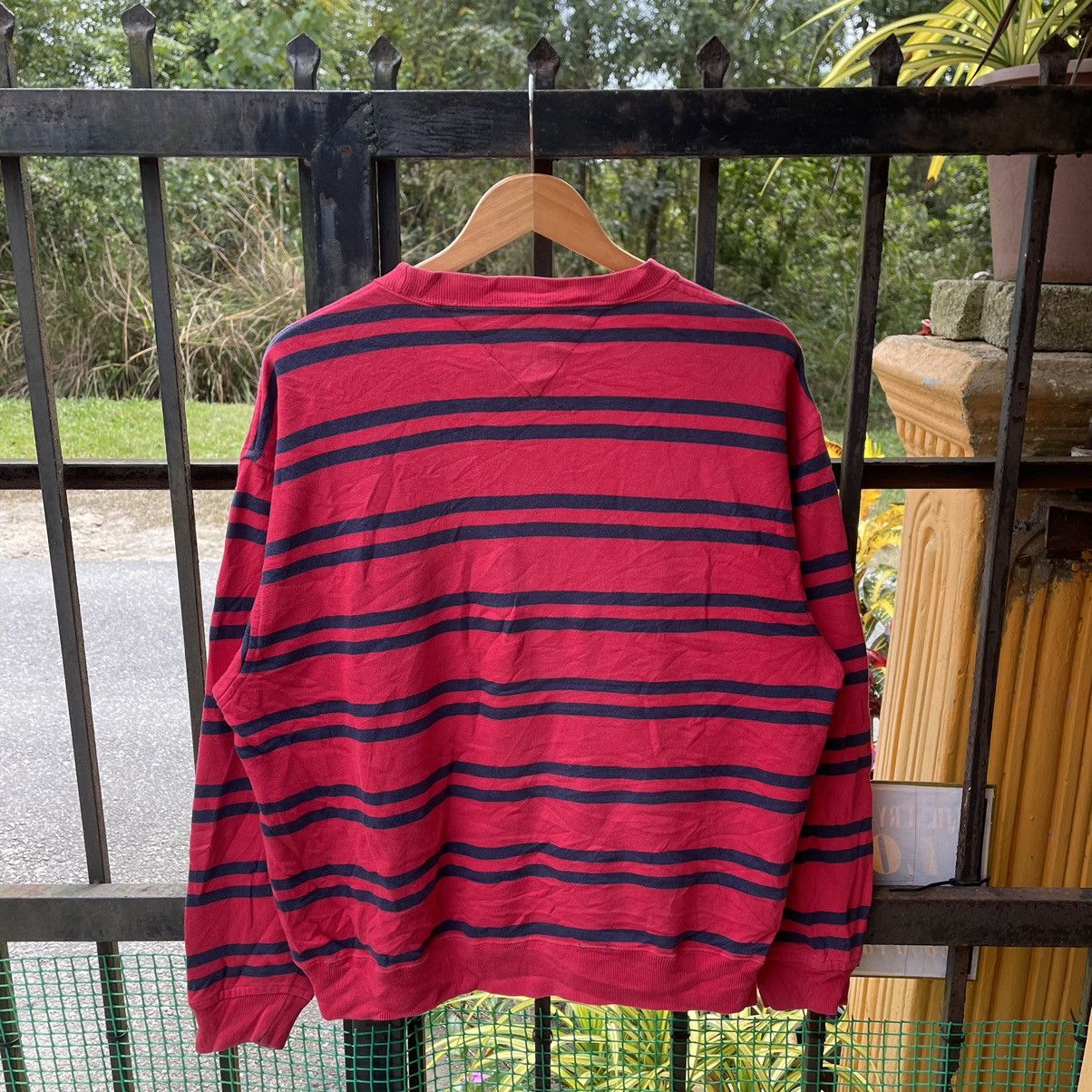 Tommy Hilfiger × Vintage 🔥Vintage Tommy Hilfiger Sailing Gear Striped Sweatshirts Size US M / EU 48-50 / 2 - 2 Thumbnail