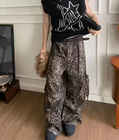 Japanese Brand × Jean Leopard print paratrooper pleated cargo wide-leg pants Size US 32 / EU 48 - 1 Thumbnail