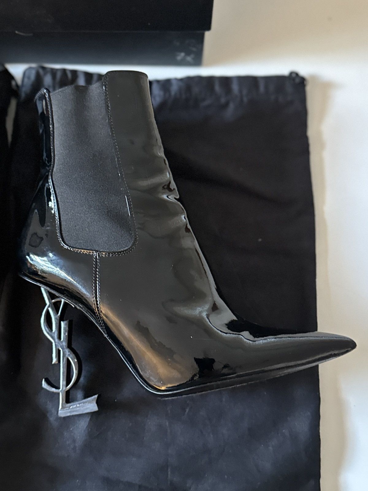 Yves Saint Laurent Yves Saint Laurent Ankle Chelsea Signature Boots Size US 7 / IT 37 - 5 Thumbnail