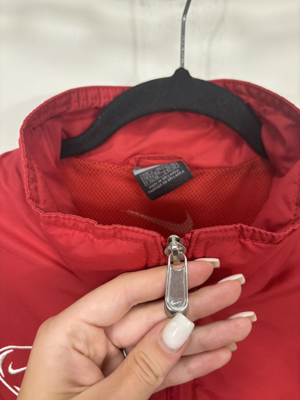 Nike Vintage Nike Y2K Full Zip Red Hype Windbreaker Track Jacket Size US L / EU 52-54 / 3 - 9 Thumbnail