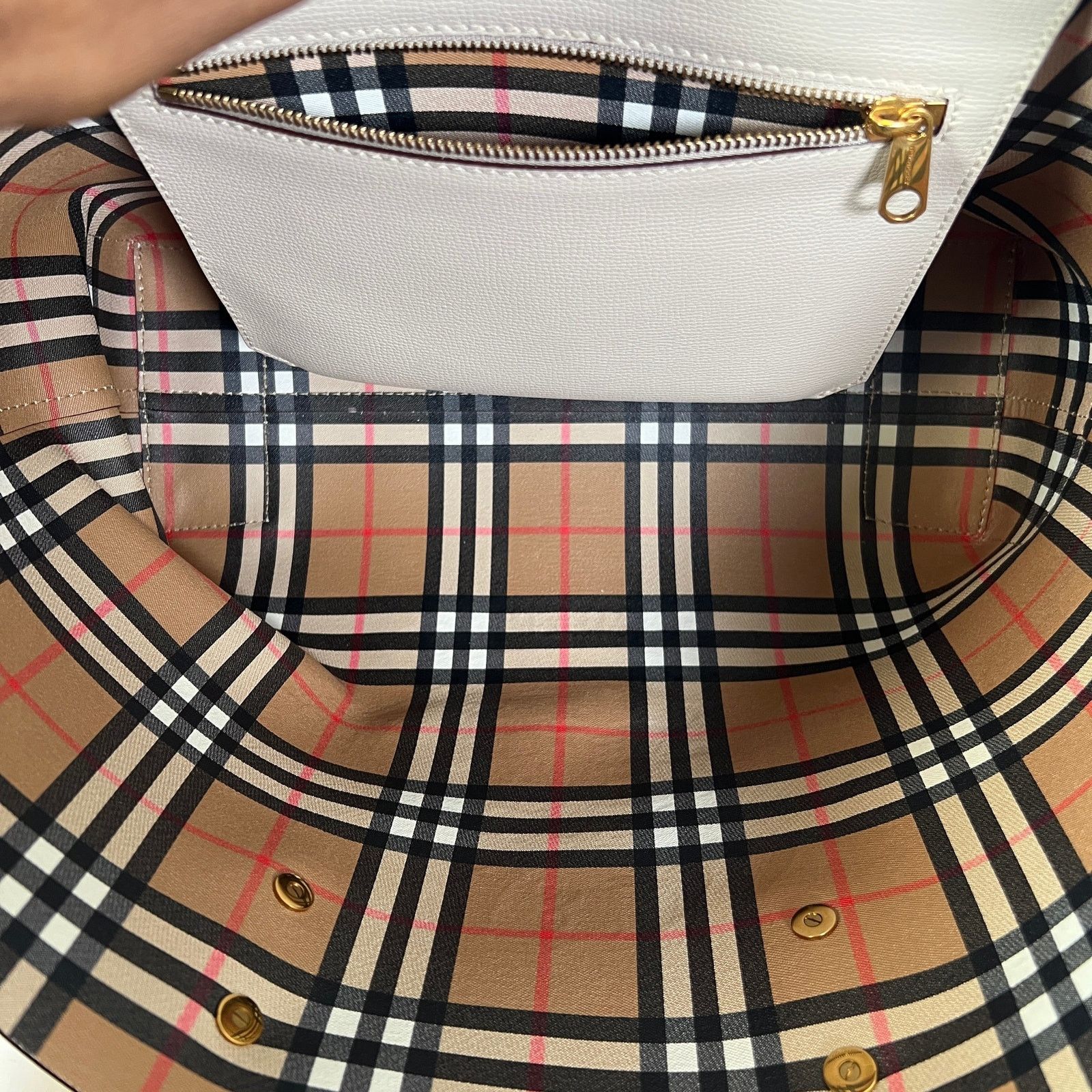 Burberry Burberry Tan Calfskin Crest Embossed Small Tote Bag Size ONE SIZE - 12 Thumbnail