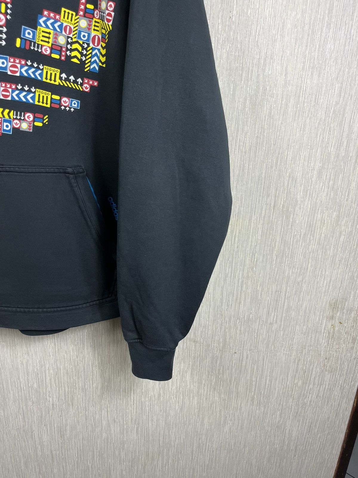 Adidas × Vintage Vintage Adidas y2k hoodie sweatshirt big logo road signs Size US L / EU 52-54 / 3 - 6 Thumbnail