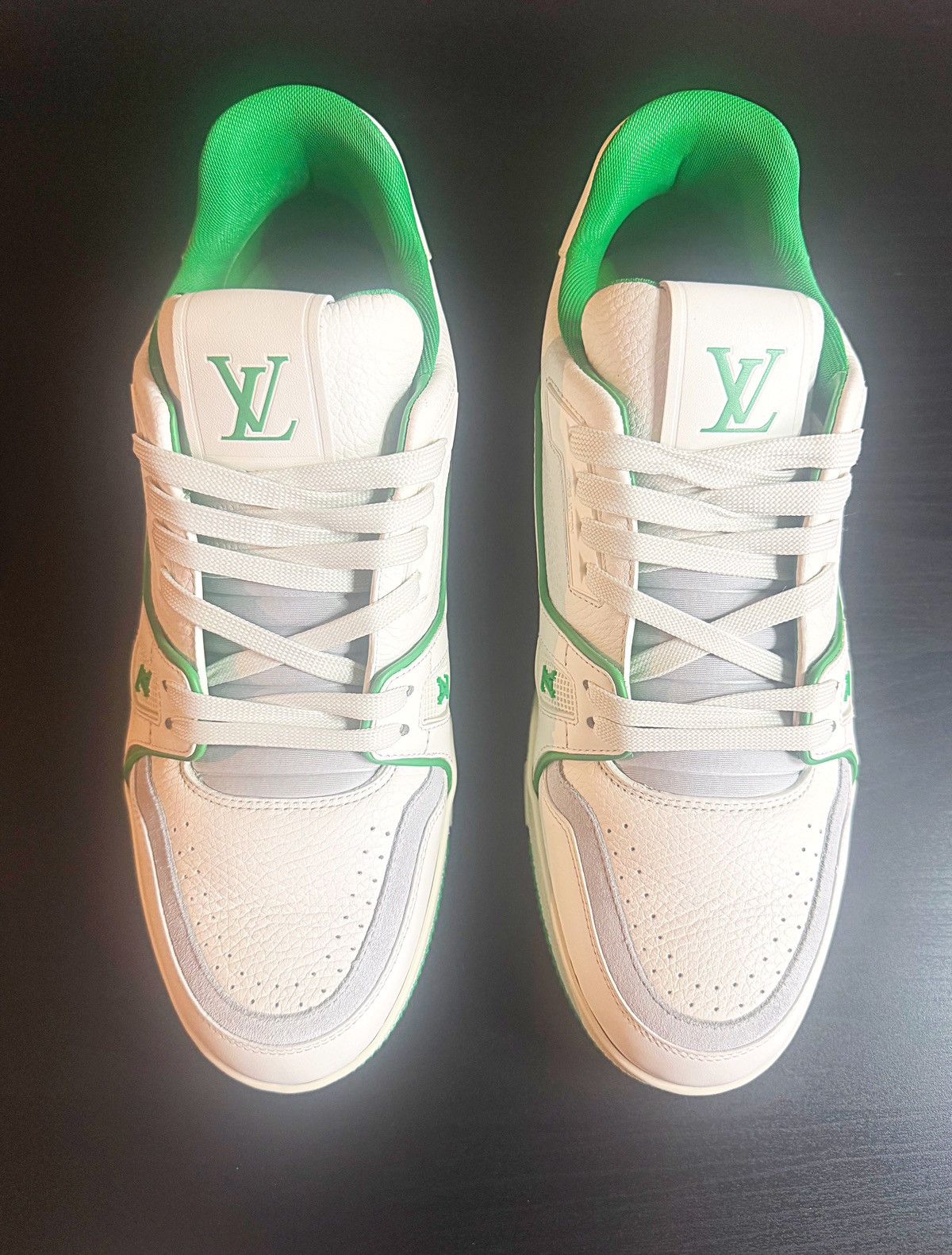 Louis Vuitton Louis Vuitton green trainer sneaker Size US 10 / EU 43 - 5 Thumbnail