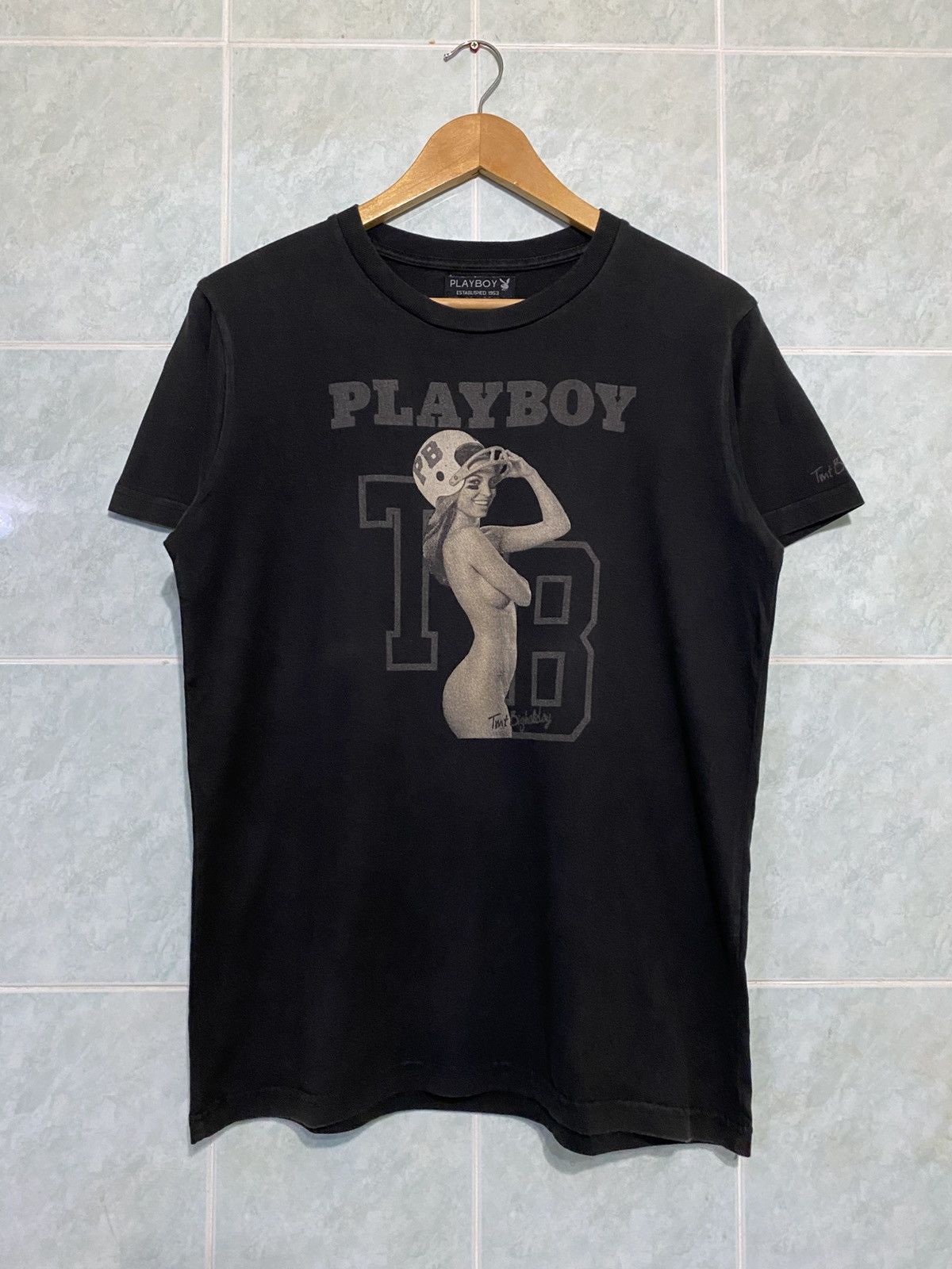 Japanese Brand × Playboy PLAYBOY Japan Tmt Bigholiday Sexy Model Tshirt Size US M / EU 48-50 / 2 - 1 Thumbnail