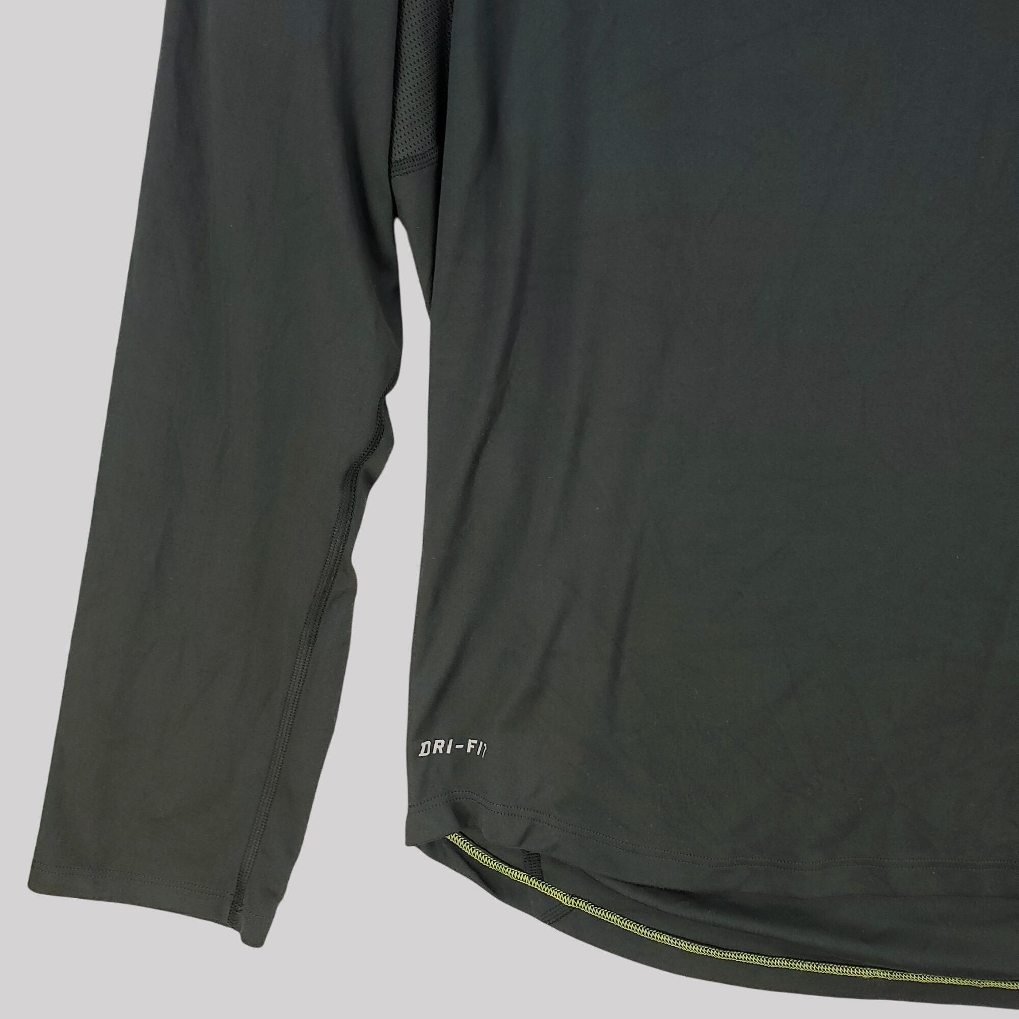 Nike Nike DriFit Long Sleeve Shirt Black Athletic Stretch Mens XL Size US XL / EU 56 / 4 - 3 Thumbnail