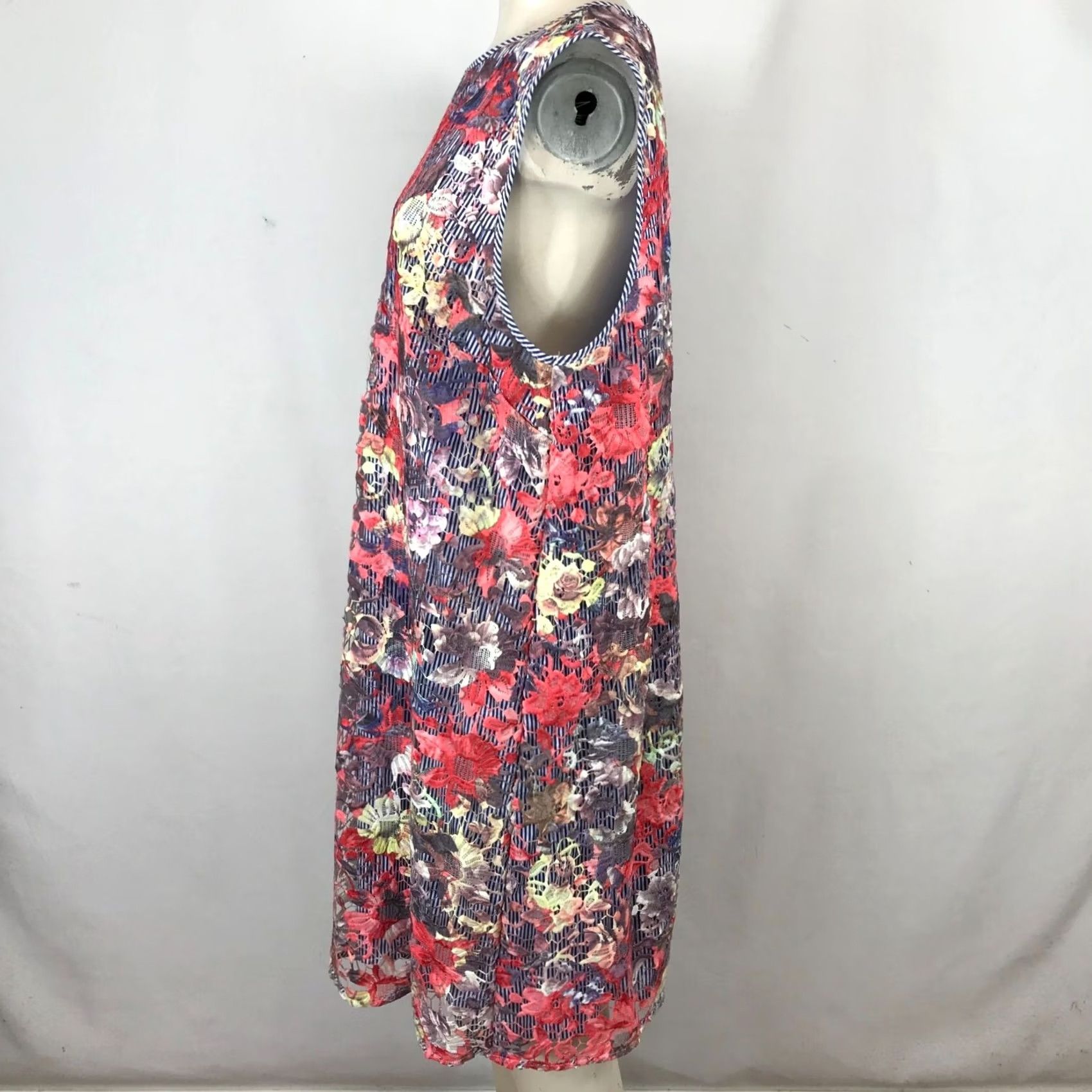 Vintage HALOGEN WOMEN'S XL FLORAL SLEEVELESS ROUND NECK STRIPE SHIFT DRESS Size XL / US 12-14 / IT 48-50 - 4 Thumbnail