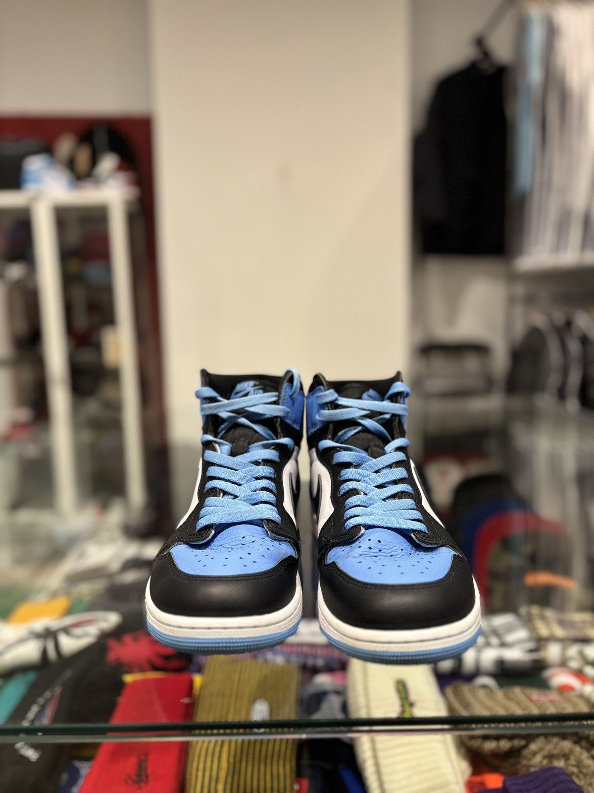 Jordan Brand Jordan 1 High OG UNC Toe Size: 11 Size US 11 / EU 44 - 3 Thumbnail
