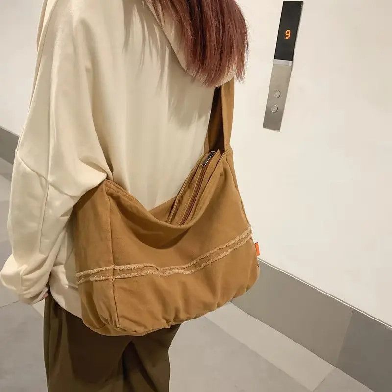 Japanese Brand Outdoor Street Messenger Bag Size ONE SIZE - 2 Thumbnail