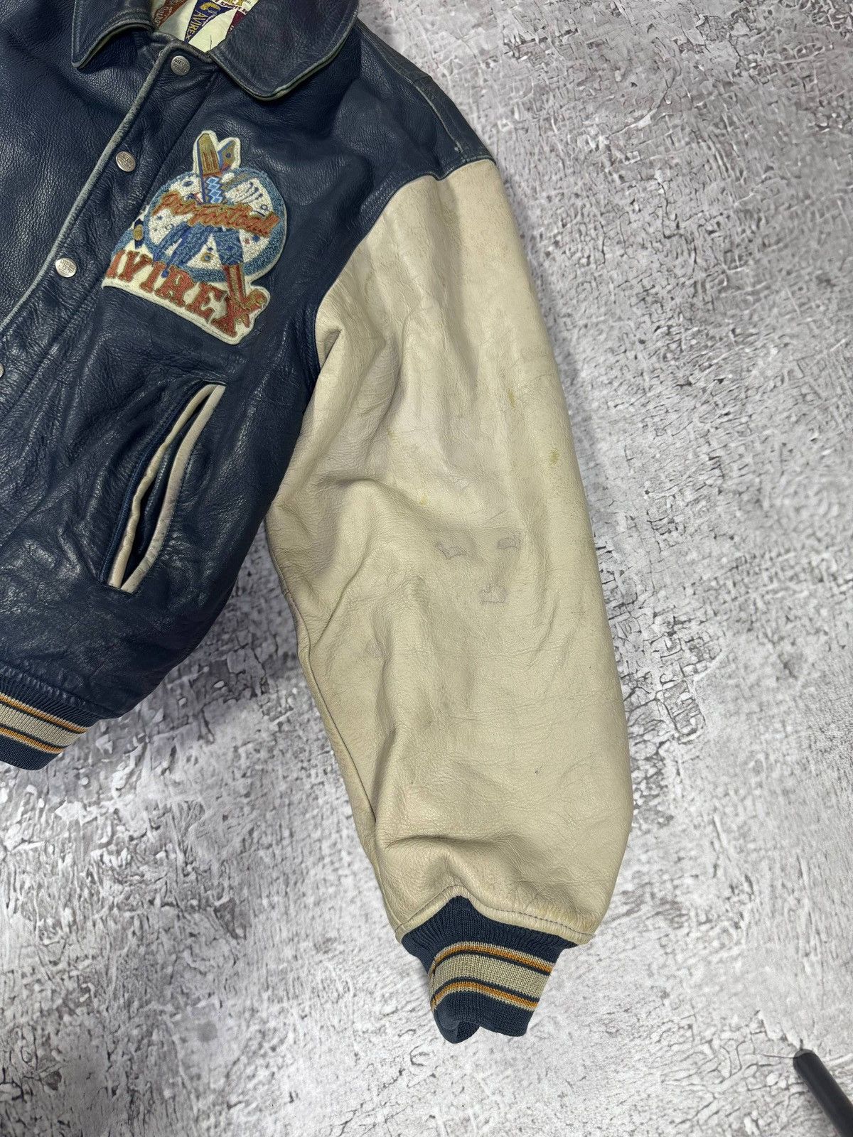 Avirex Vintage AVIREX LEAther Jacket Indian Oorang size M USA Size US M / EU 48-50 / 2 - 7 Thumbnail