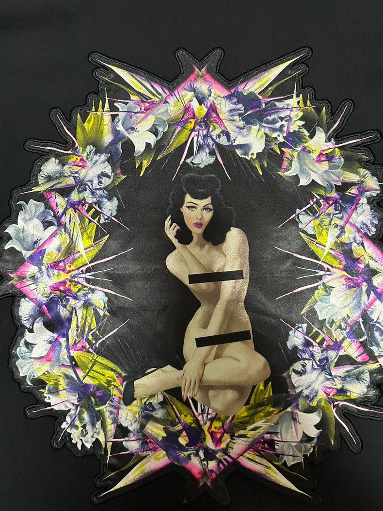 Givenchy Givenchy Short-sleeved T-shirt, runway style with paradise Size US M / EU 48-50 / 2 - 2 Thumbnail