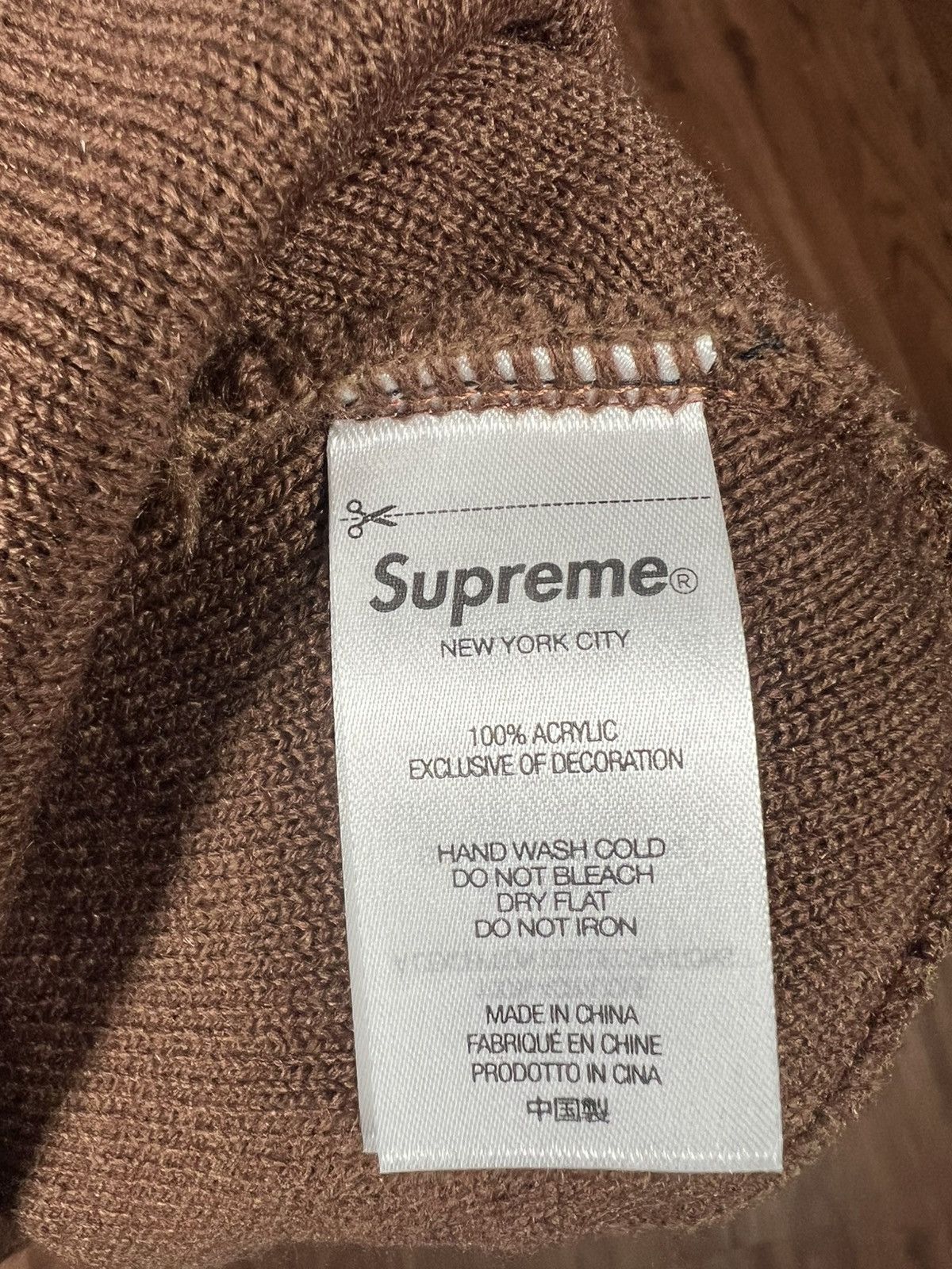 Hypebeast × Supreme Supreme Crest Beanie Size ONE SIZE - 2 Thumbnail