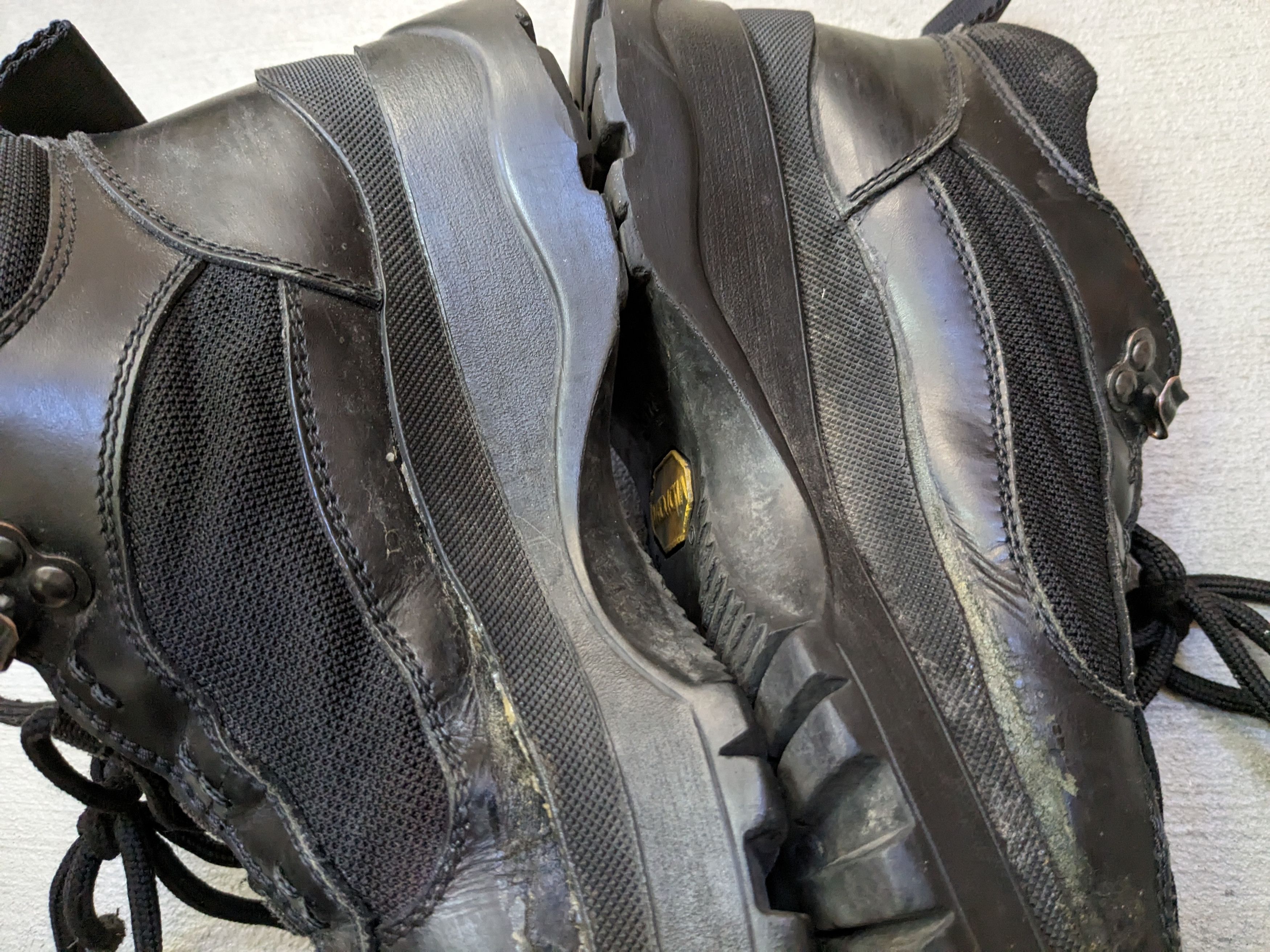 Prada Prada Shoes Black Size 8 Leather Nylon Techwear Lace Up FLAW Size US 8 / EU 41 - 13 Thumbnail