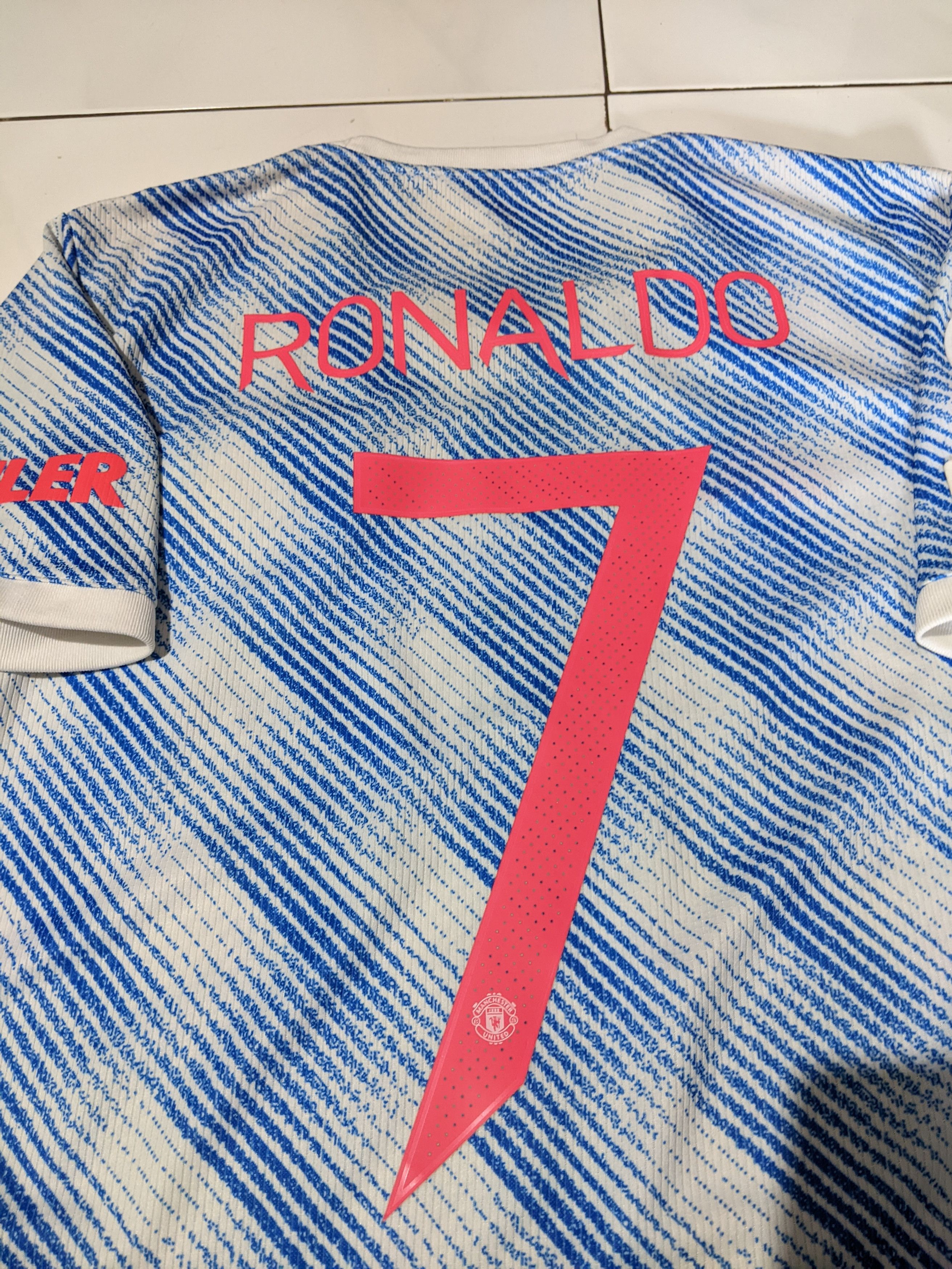 Adidas Manchester United 2021-2022 Away Jersey Cristiano Ronaldo 7 Size US M / EU 48-50 / 2 - 3 Thumbnail