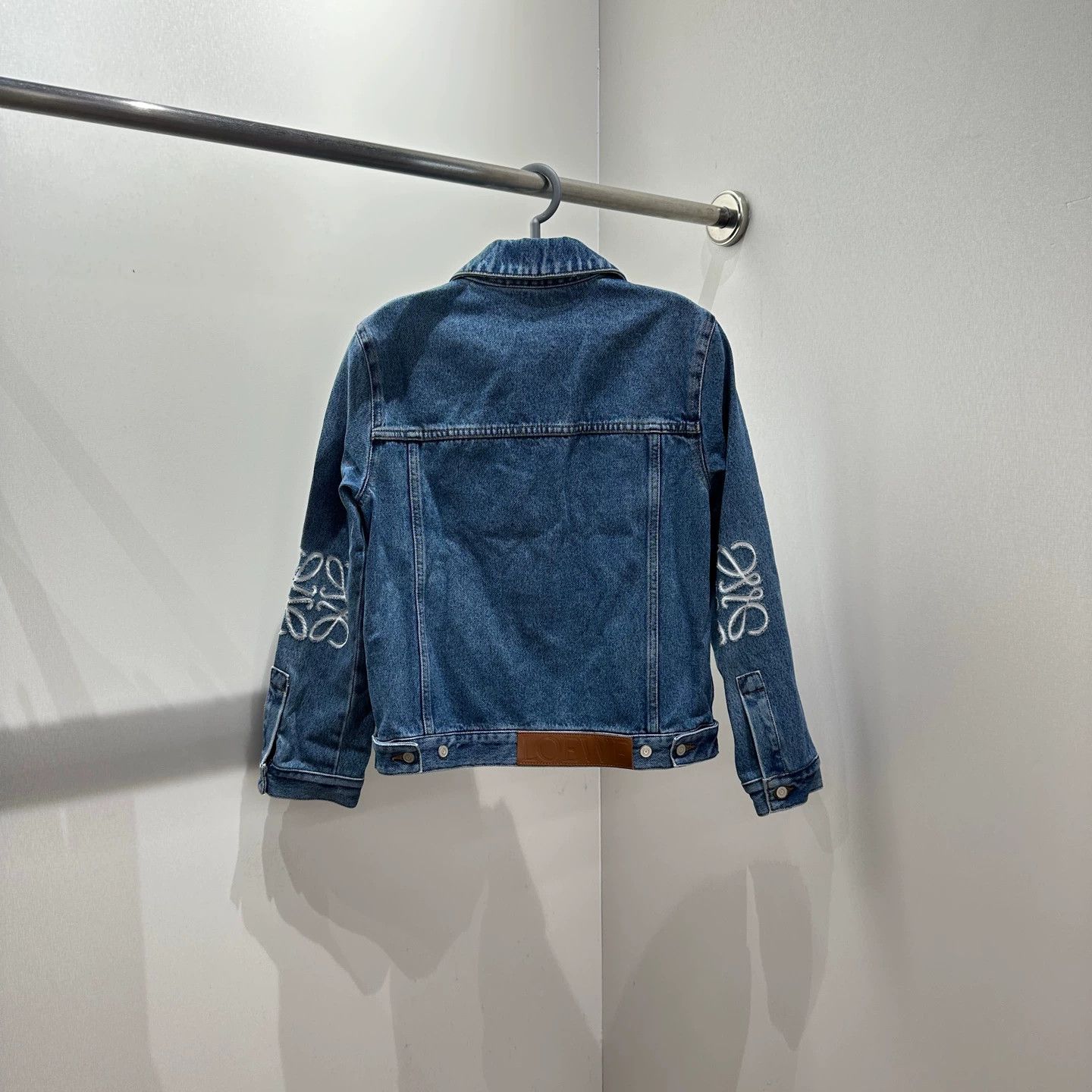 Loewe Loewe Mar358 B Logo-embroidered Lapel S-B Denim Jkt 34 Size XS / US 0-2 / IT 36-38 - 2 Thumbnail