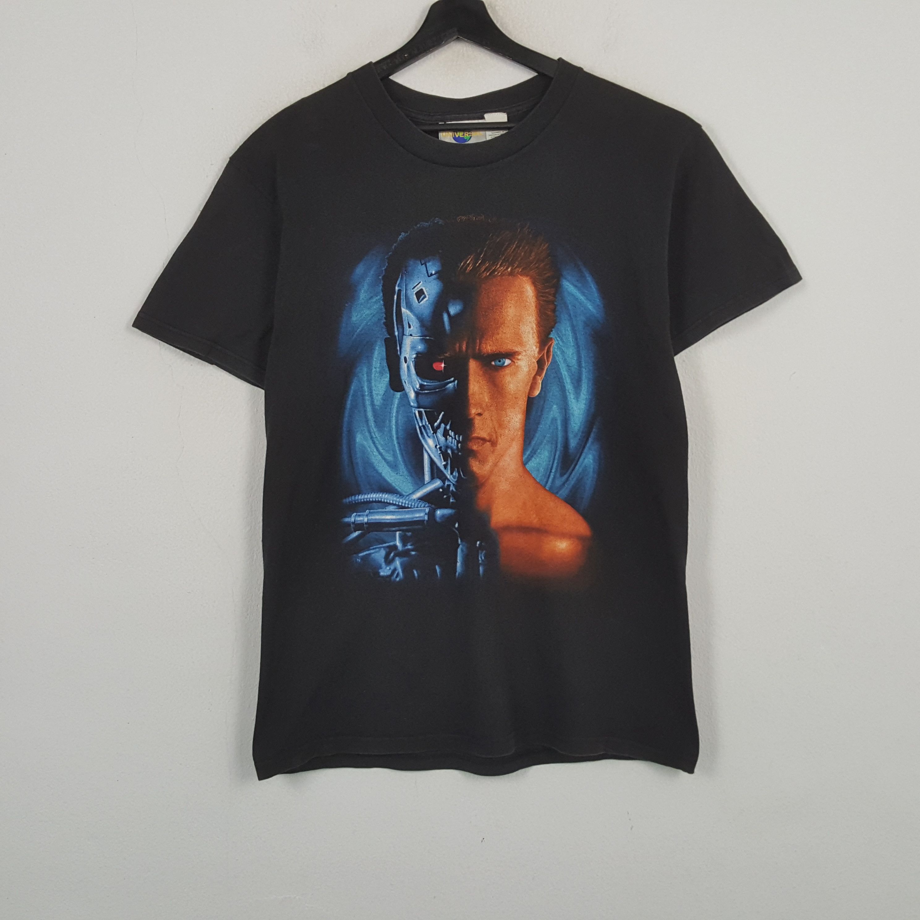 Universal Studios Terminator 2 Action Movie Tshirt RR16 Size US M / EU 48-50 / 2 - 1 Thumbnail