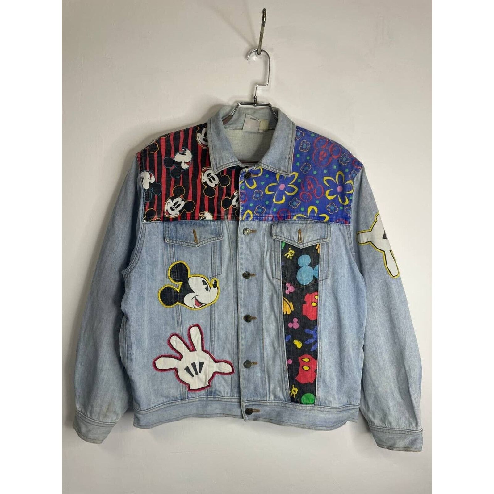 Disney × Mickey Mouse × Vintage Vintage Disney Mickey & Co. Denim Jacket Light Wash Size L Size US L / EU 52-54 / 3 - 1 Thumbnail